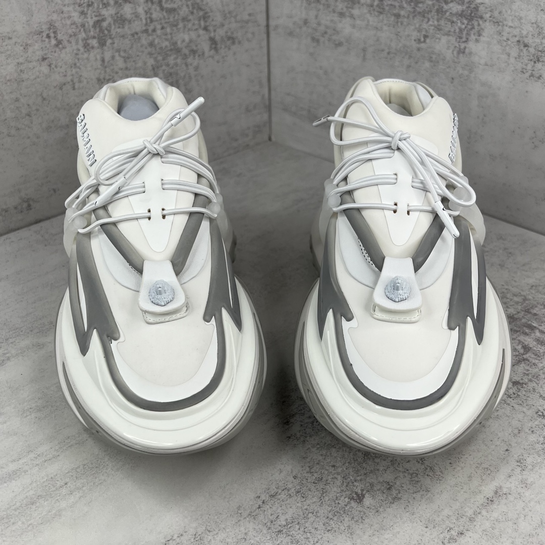 Bagsaaa Balmain Unicorn Low Top trainers in neoprene and leather white and grey