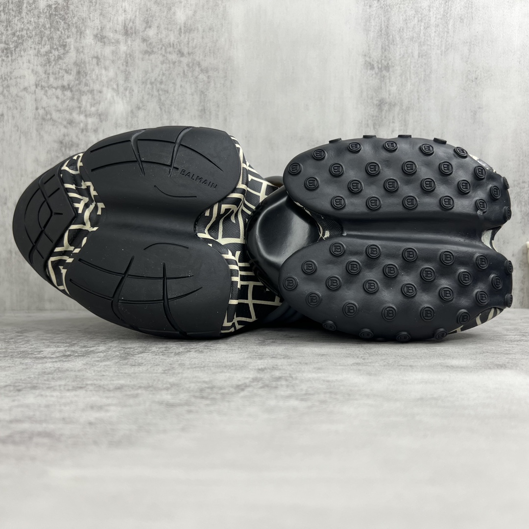 Bagsaaa Balmain Unicorn Low Top trainers in neoprene and leather white and black pattern