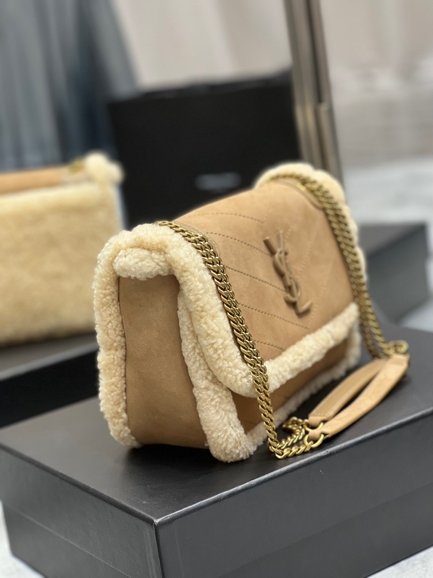 Bagsaaa Y51 Niki Small Shearling Shoulder Bag - Brown