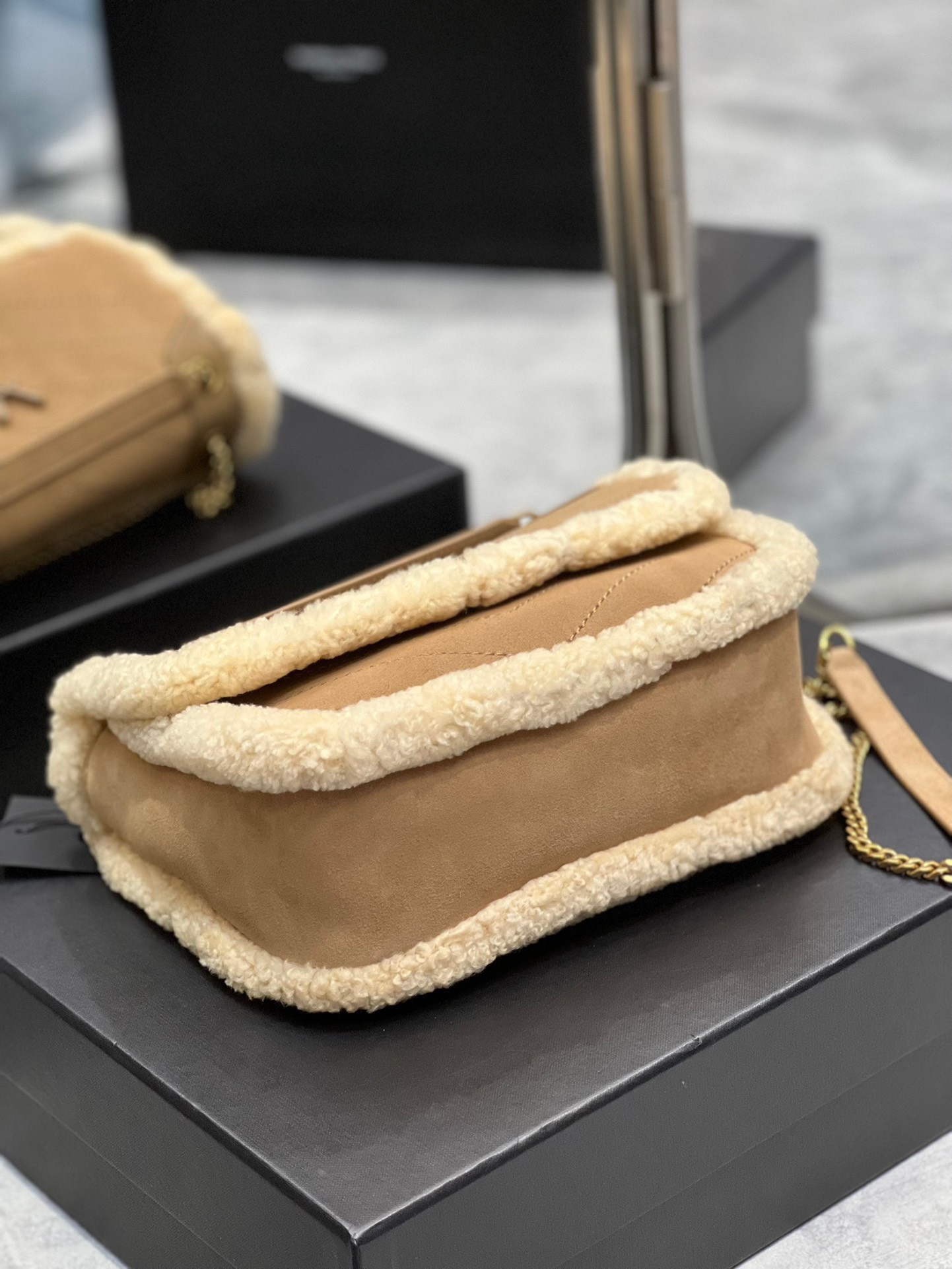 Bagsaaa Y51 Niki Small Shearling Shoulder Bag - Brown