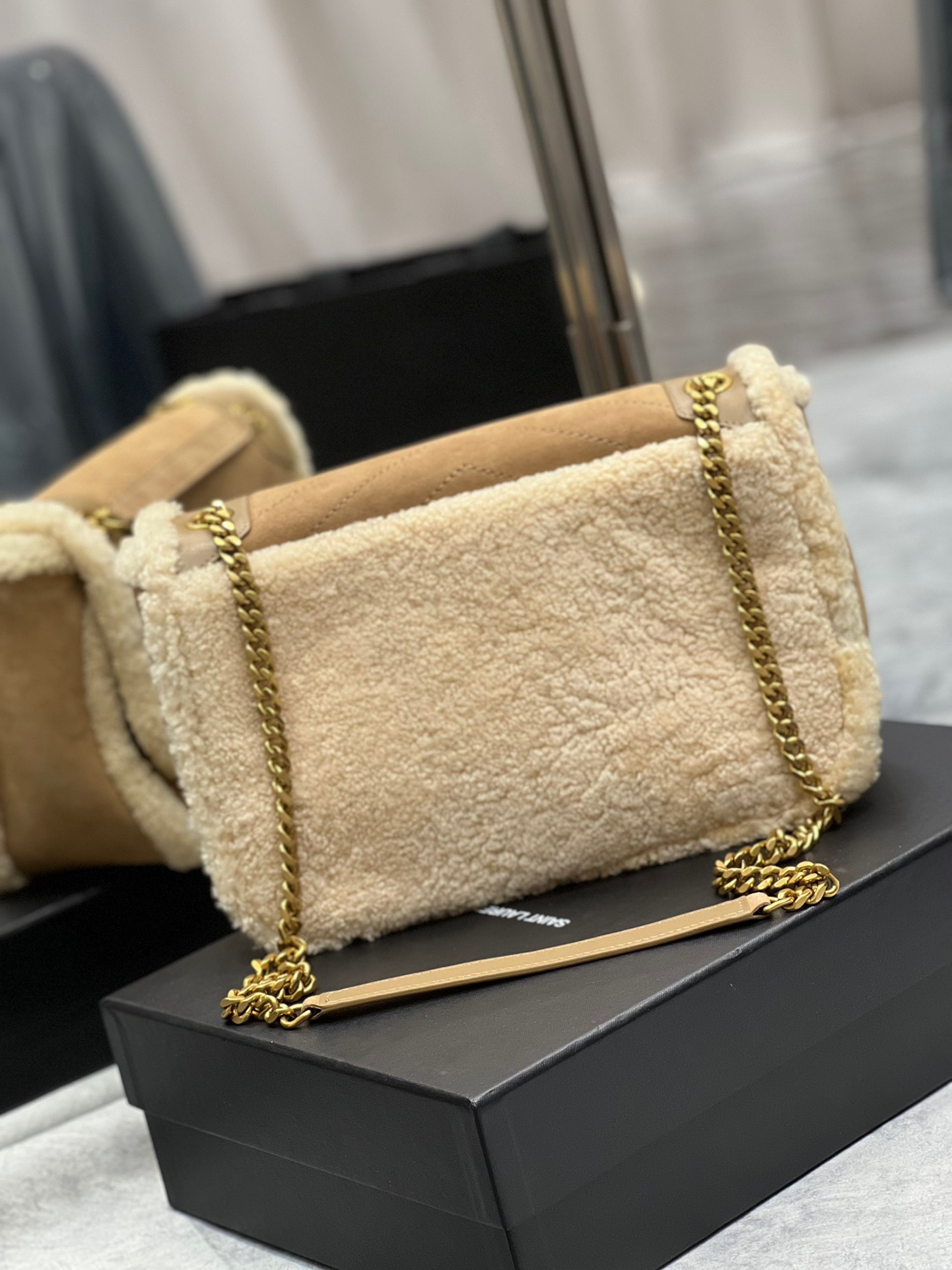 Bagsaaa Y51 Niki Medium Shearling Shoulder Bag - Brown