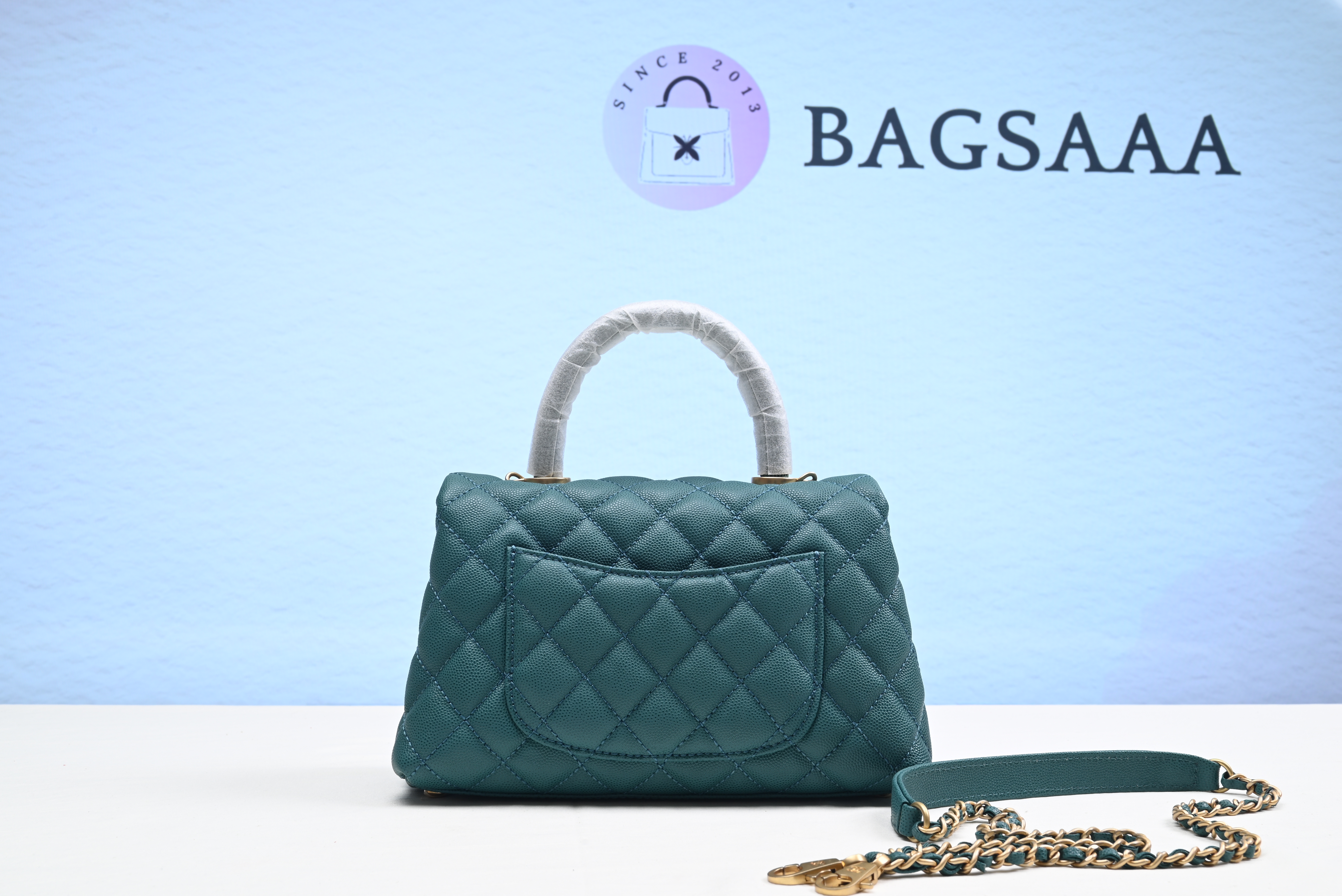 Bagsaaa Ch**el Coco Handle Gold Caviar Green 24 cm