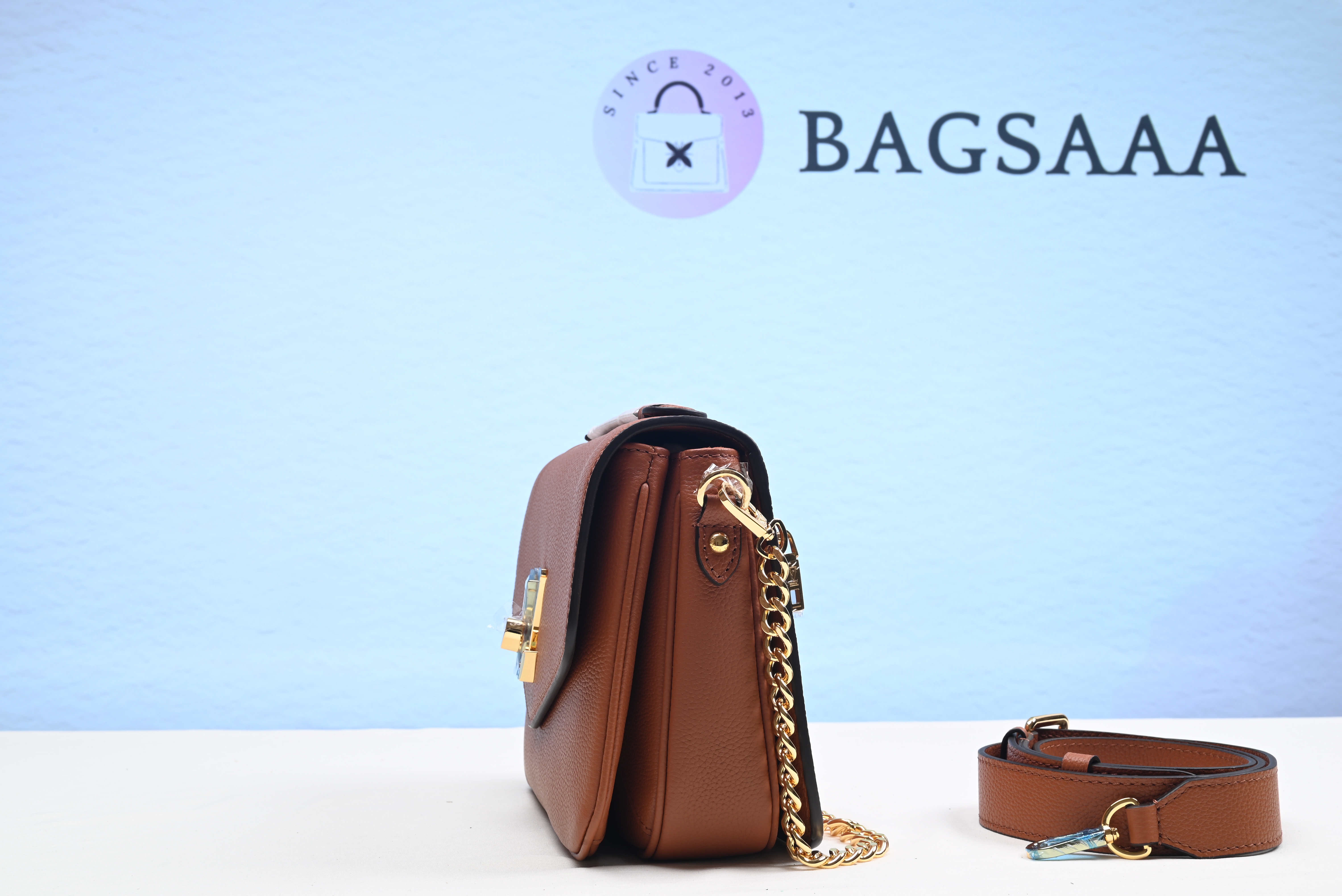 Bagsaaa L0vis Vvtt0n Oxford Lockme Brown Bag - M22735 - 22 x 16 x 9.5 cm