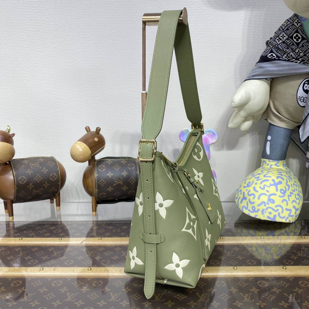 Bagsaaa L0vis Vvtt0n Carryall PM bag green - 29.5 x 24 x 12 cm