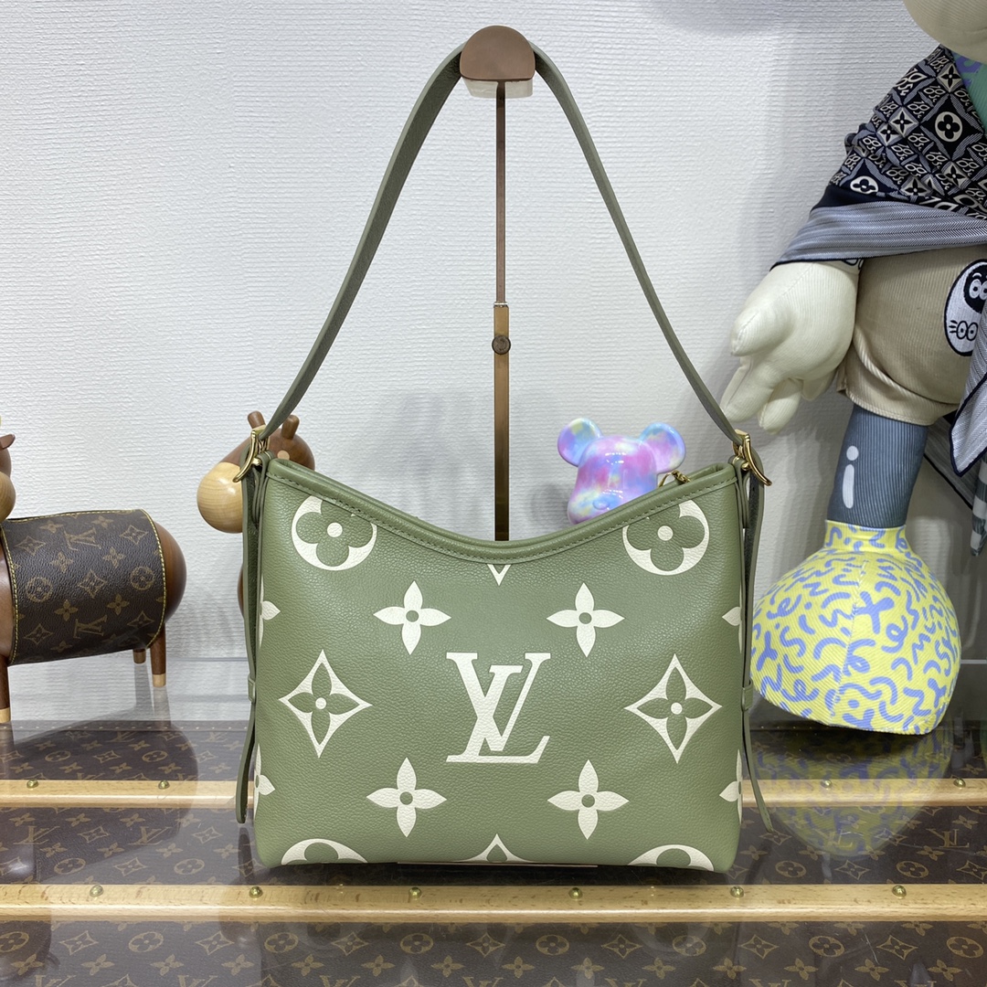 Bagsaaa L0vis Vvtt0n Carryall PM bag green - 29.5 x 24 x 12 cm