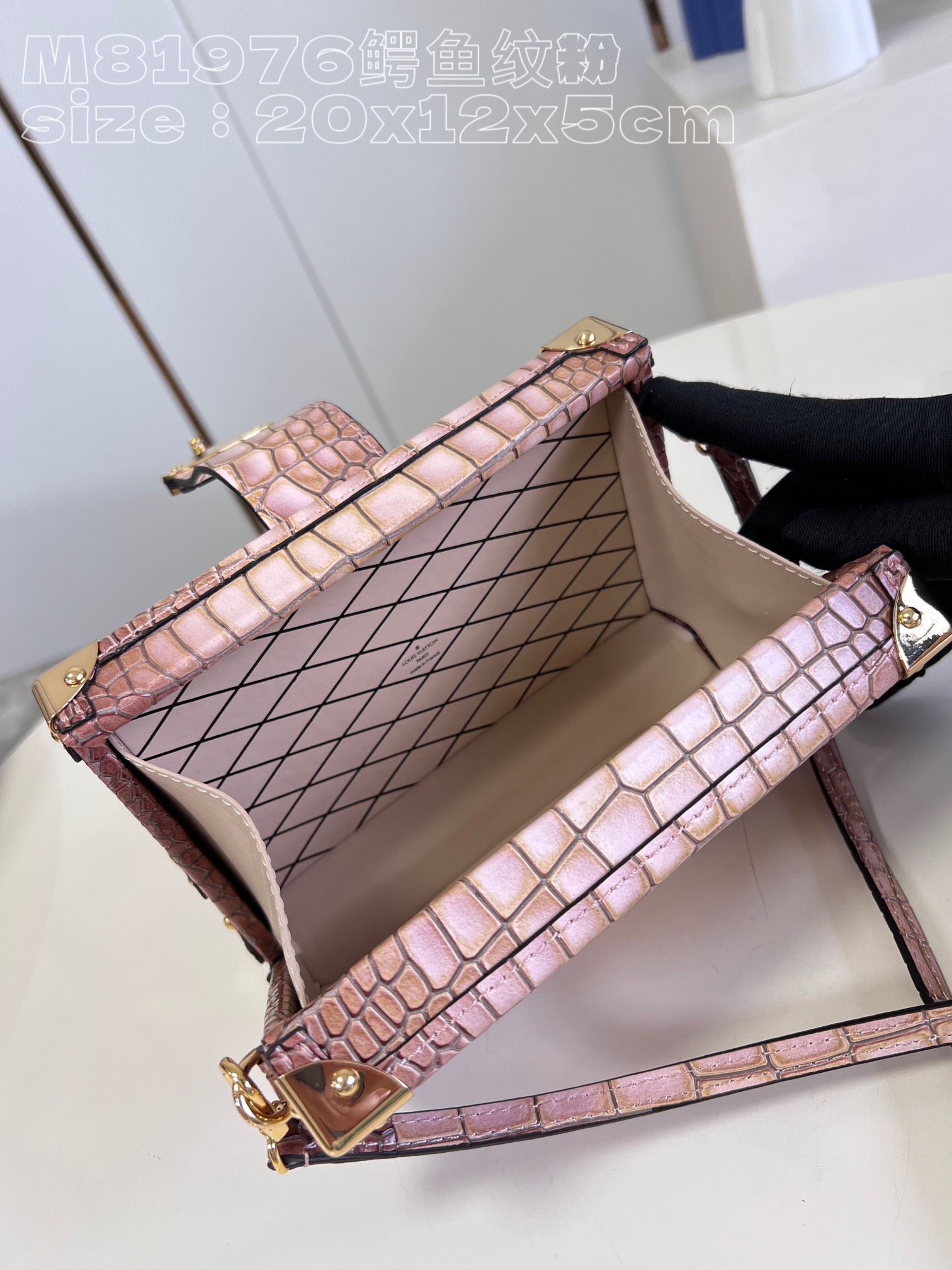Bagsaaa L0vis Vvtt0n Petite Malle Bag Alligator crocodile leathe pink
