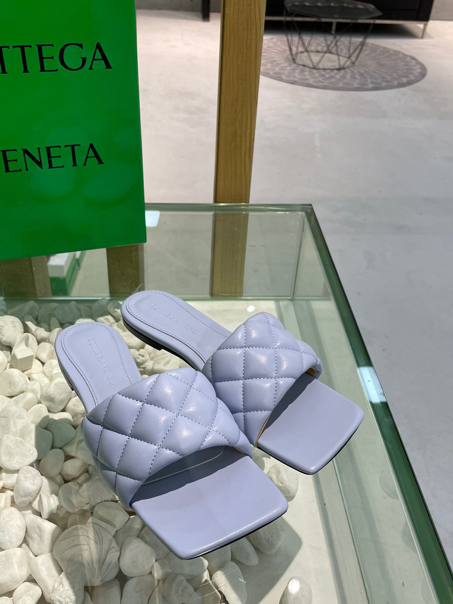 Bagsaaa B0tt*ga Ven*ta Matelassé Flat Padded Sandals