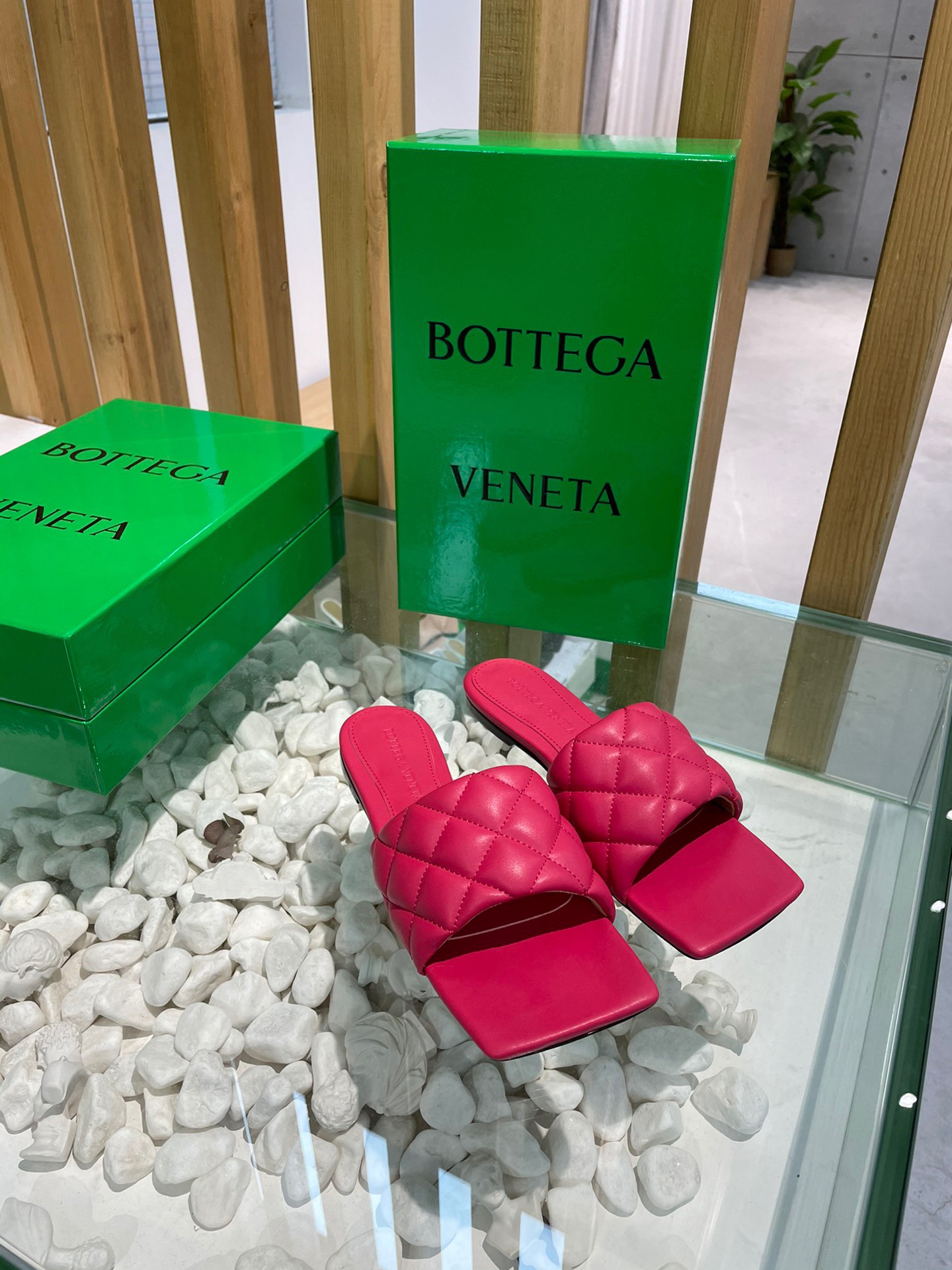 Bagsaaa B0tt*ga Ven*ta Matelassé Flat Padded Sandals