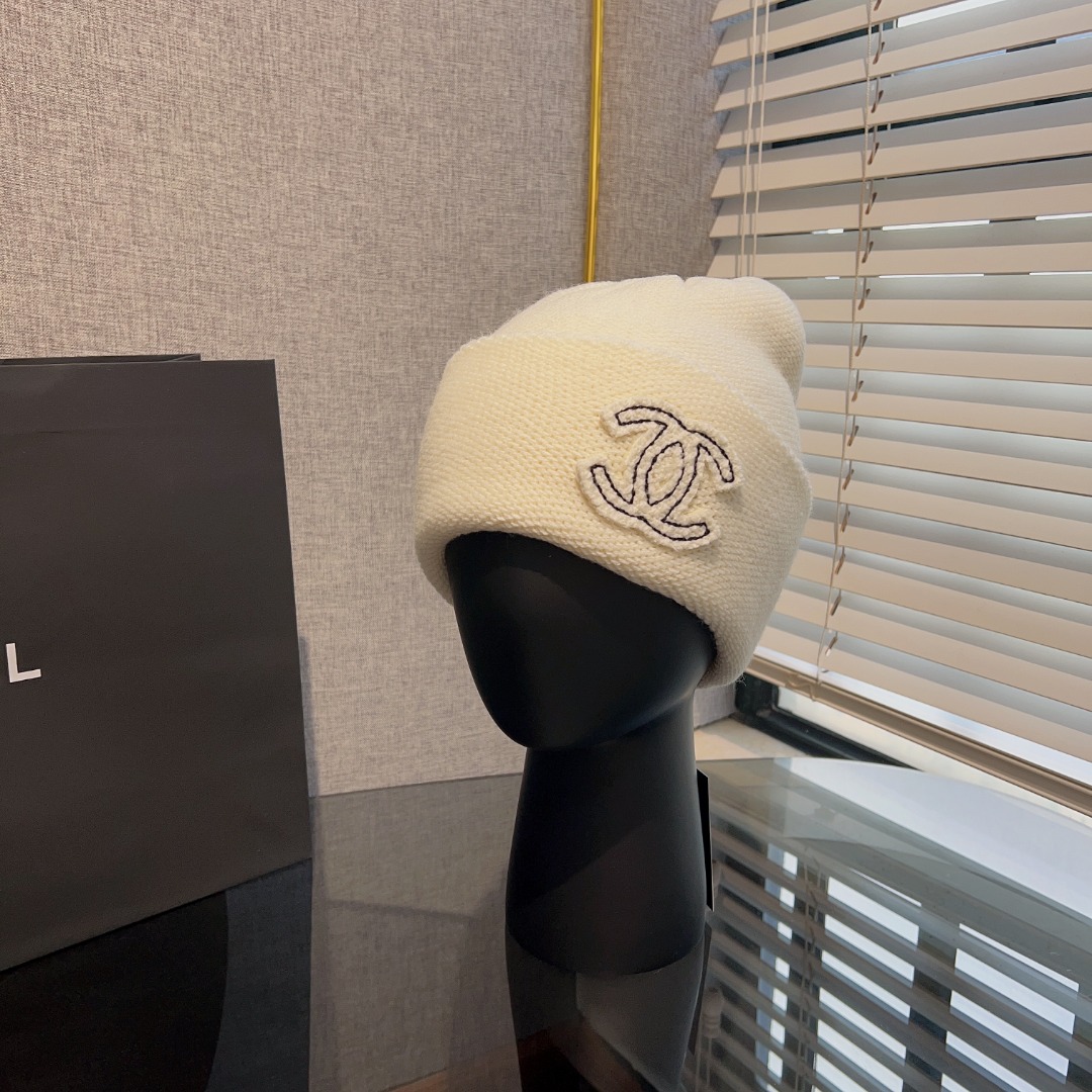 Bagsaaa Ch**el Beanie