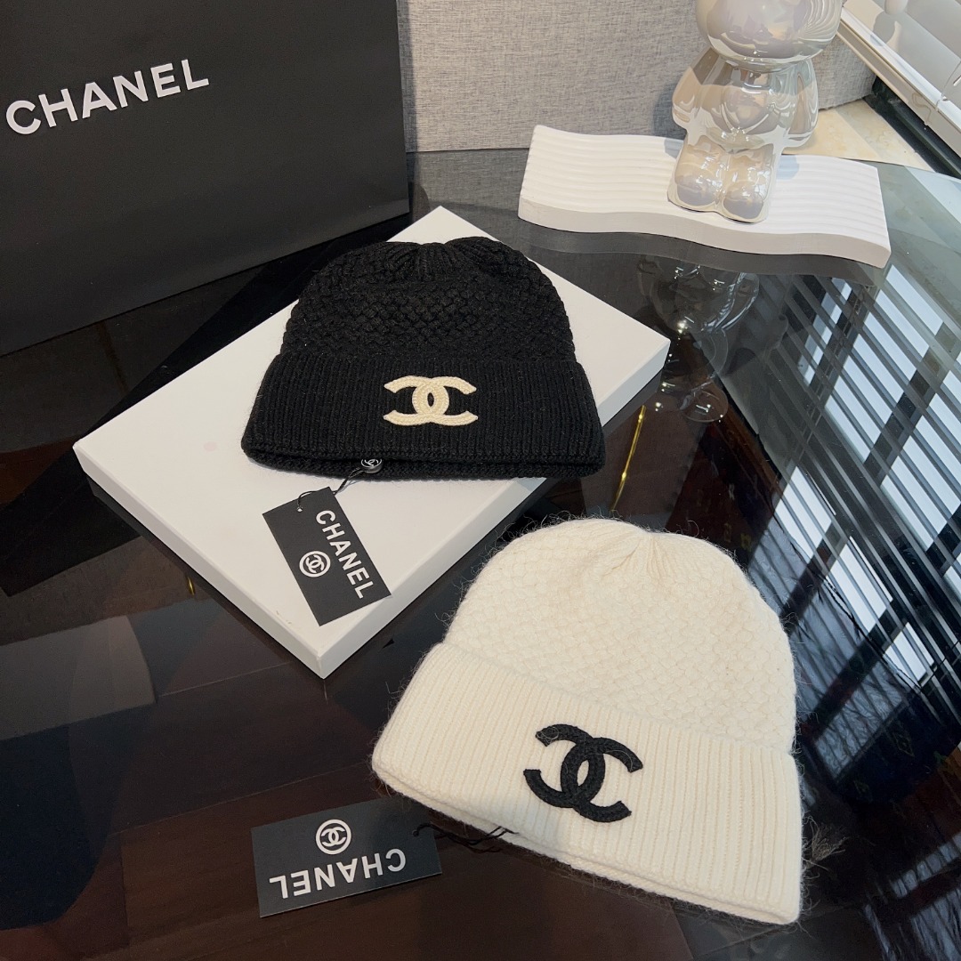 Bagsaaa Ch**el Beanie 2 colors 02