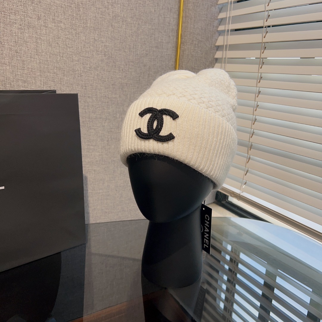 Bagsaaa Ch**el Beanie 2 colors 02