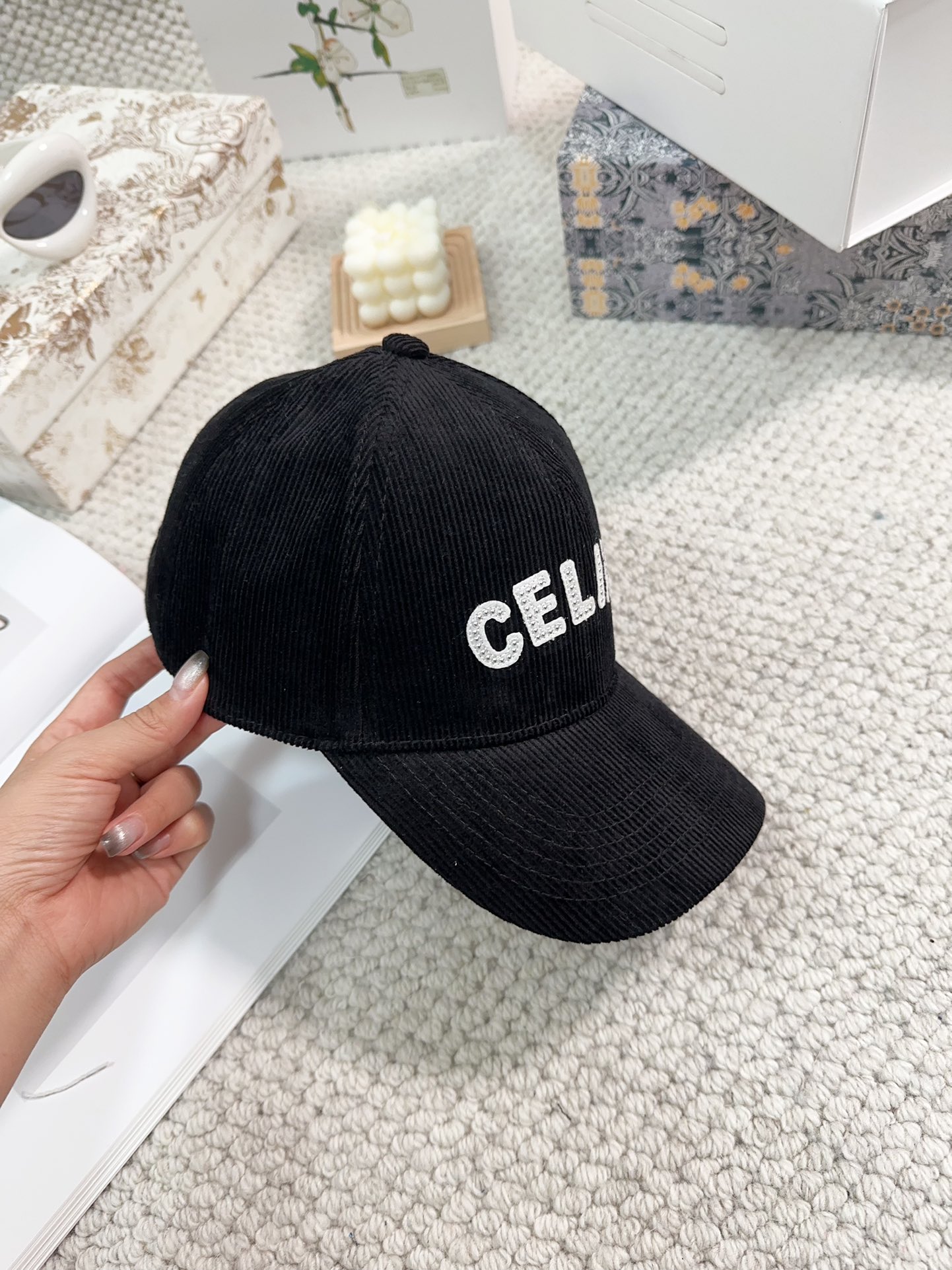 Bagsaaa Ce1i*e Cap Black Hat
