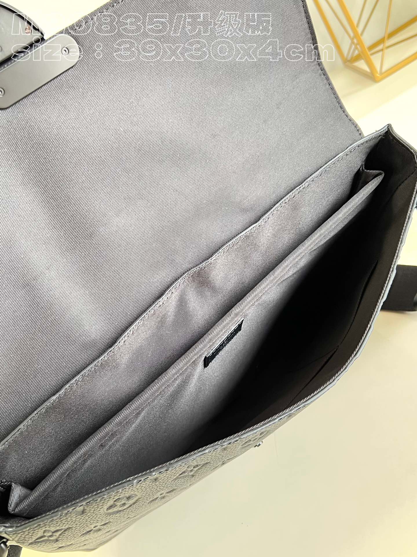 Bagsaaa S Lock Briefcase 39 x 30 x 4cm