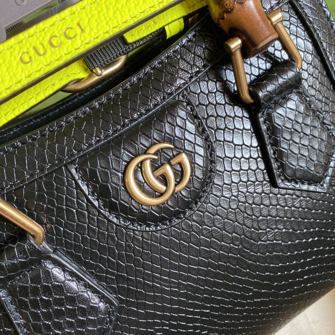 Bagsaaa Gvc*1 Mini Diana Python Black Leather 20x15.5x10cm