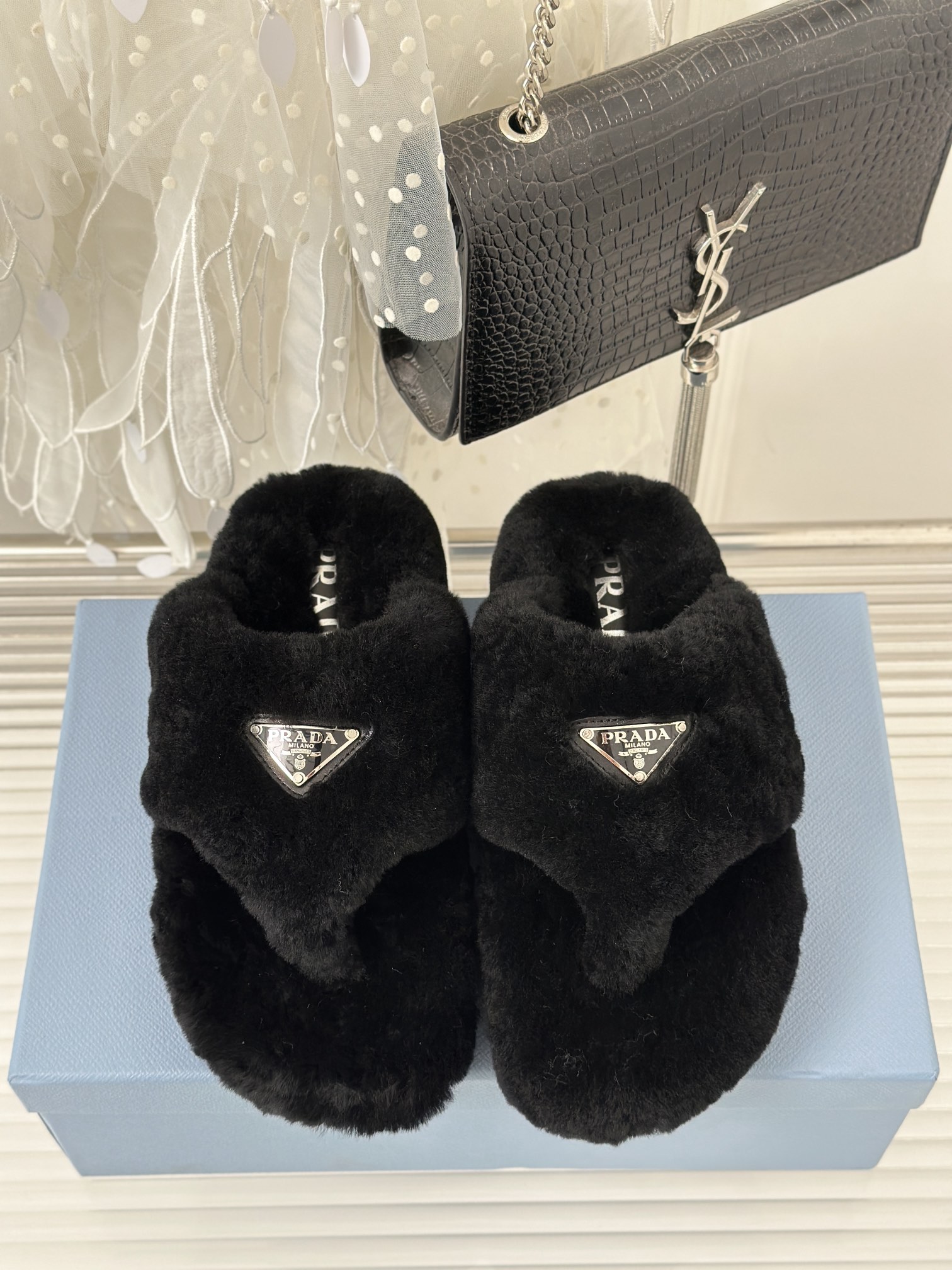Bagsaaa Pra*a Shearling mules black