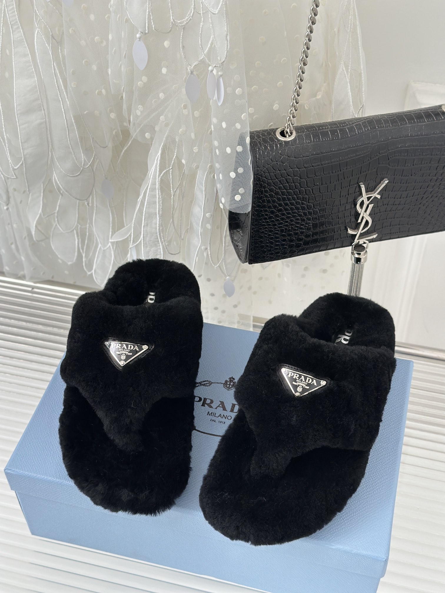 Bagsaaa Pra*a Shearling mules black