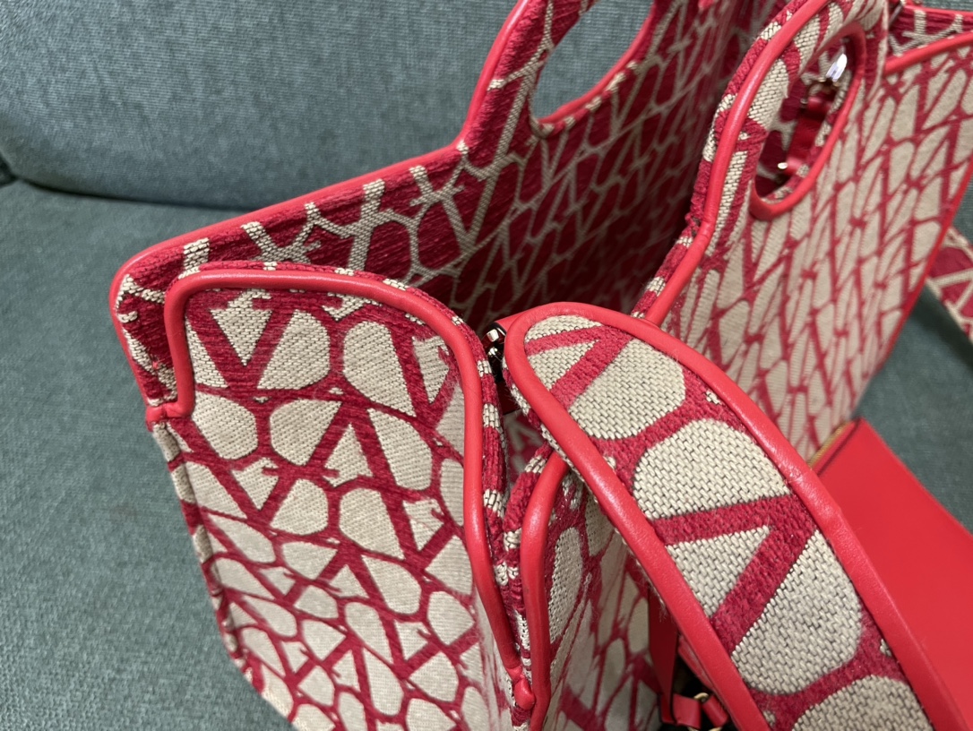 Bagsaaa Va1e*ntin0 Garavani La Troisième Toile Iconographe tote bag red