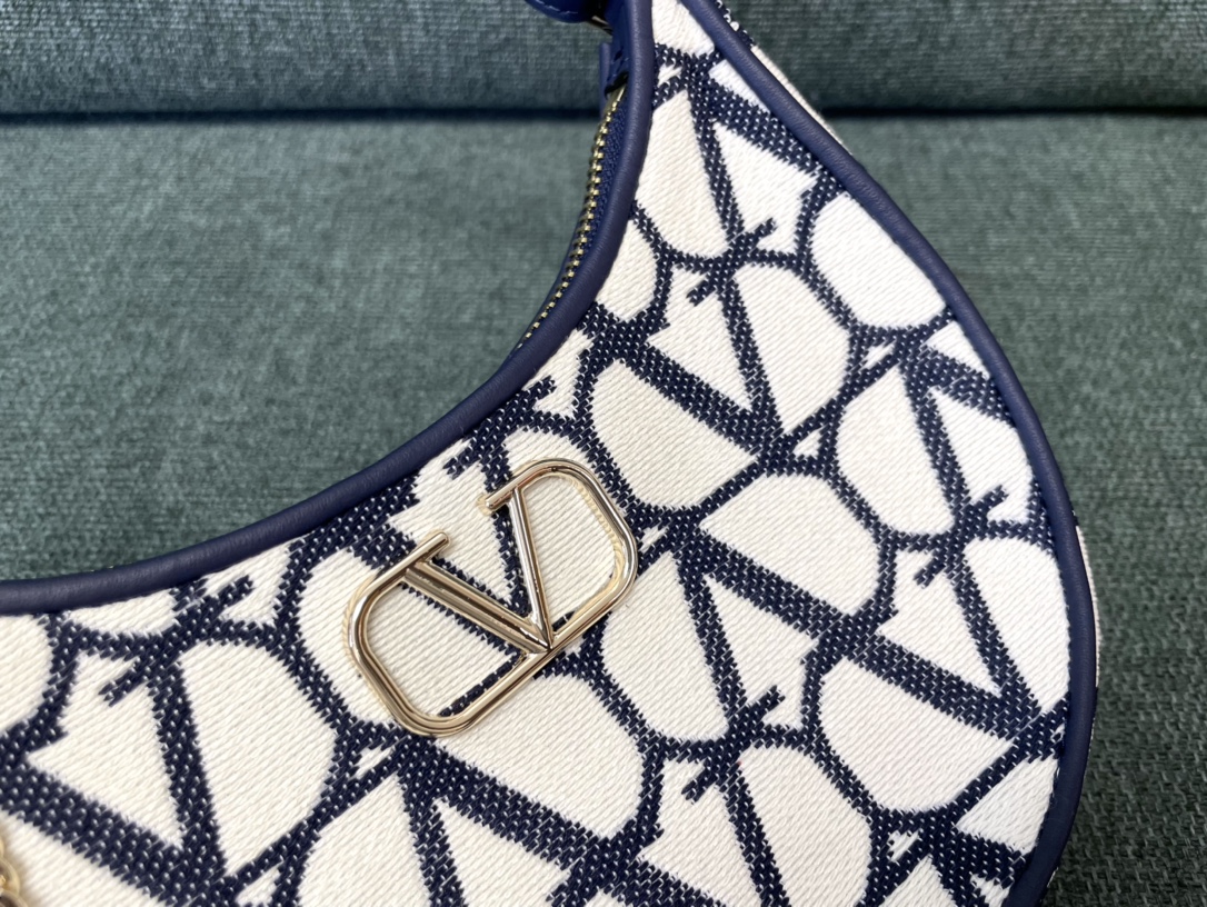 Bagsaaa Va1e*ntin0 Garavani VLogo Toile Iconographe Mini shoulder navy