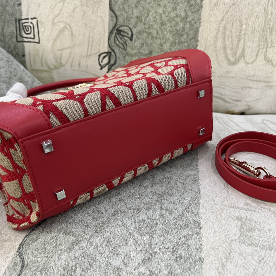 Bagsaaa Va1e*ntin0 Garavani Toile Iconographe Small Tote Bag Red 28cm