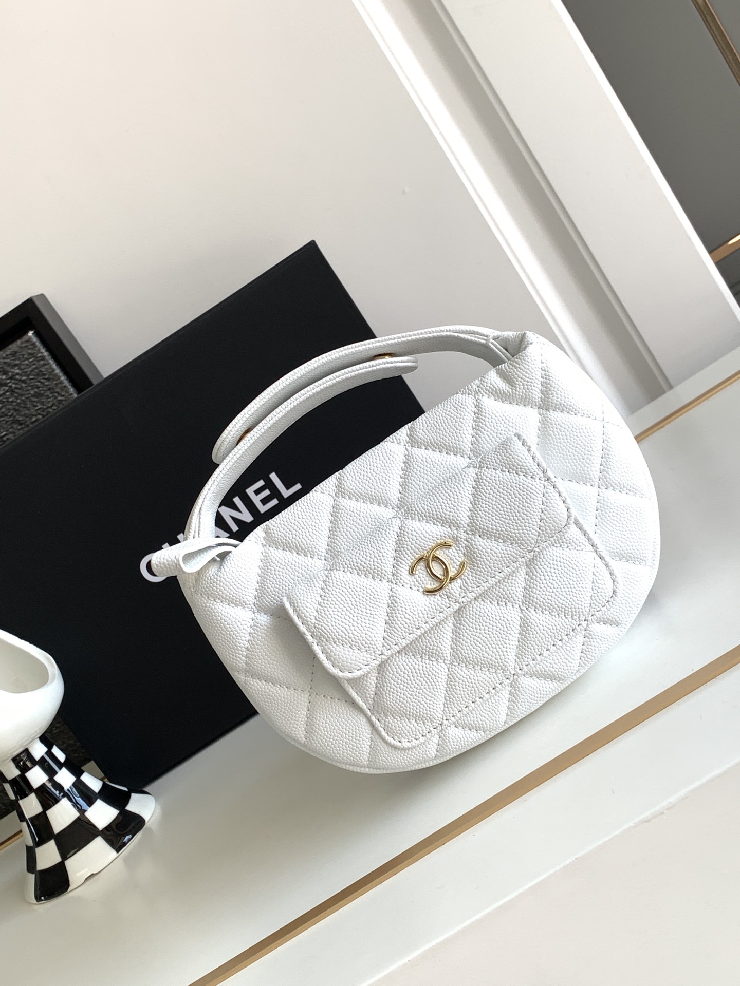 Bagsaaa Ch**el Bucket Bag White Caviar