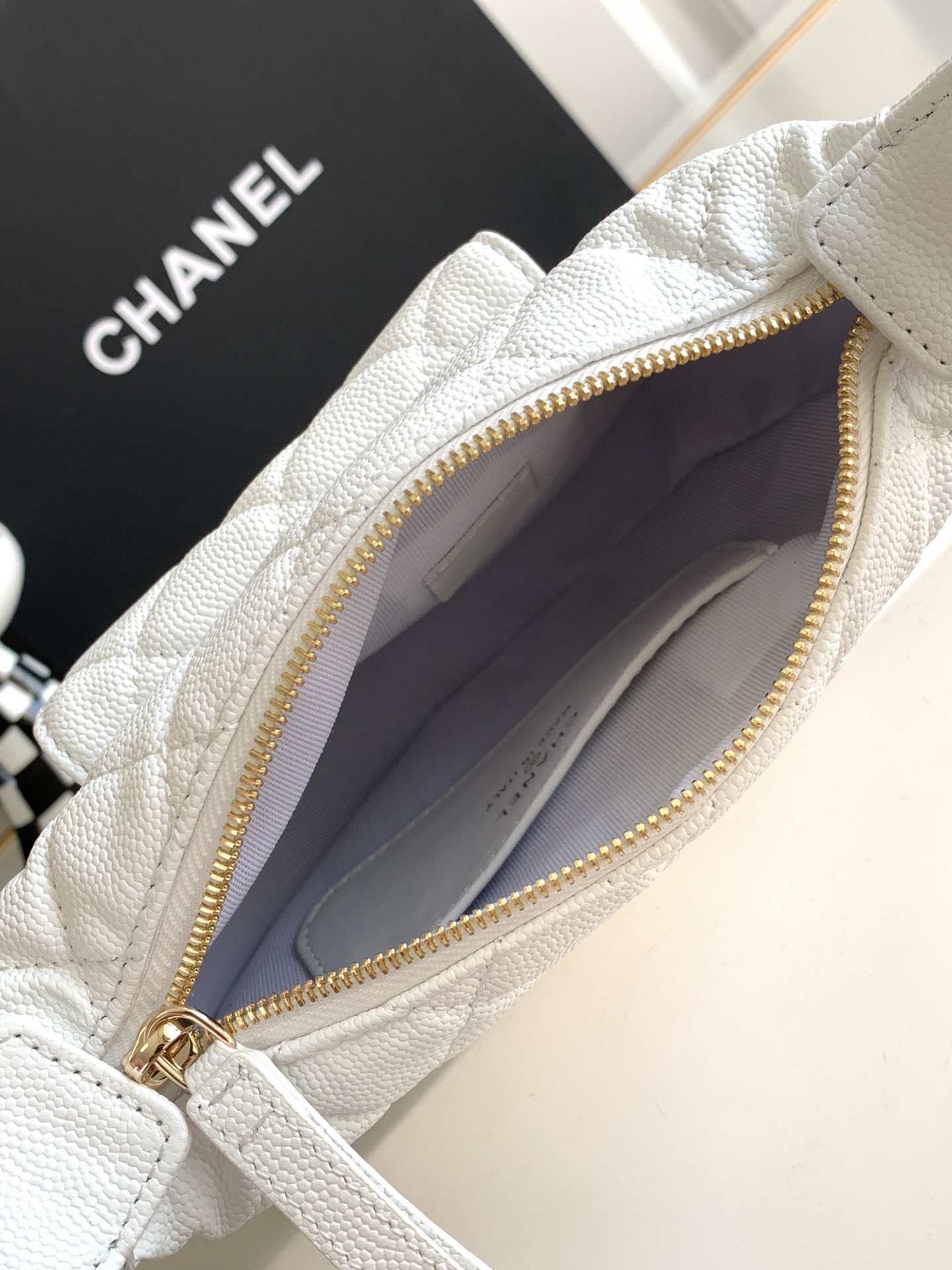 Bagsaaa Ch**el Bucket Bag White Caviar