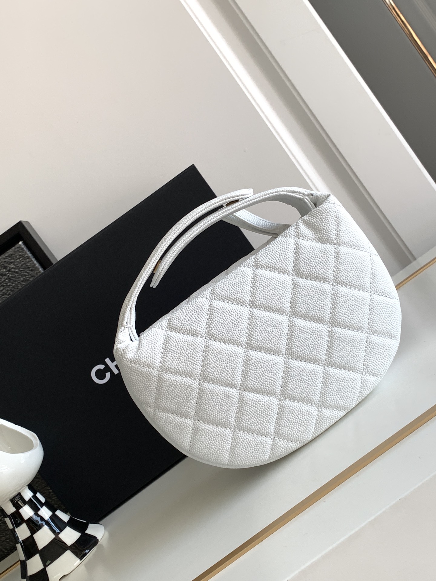 Bagsaaa Ch**el Bucket Bag White Caviar