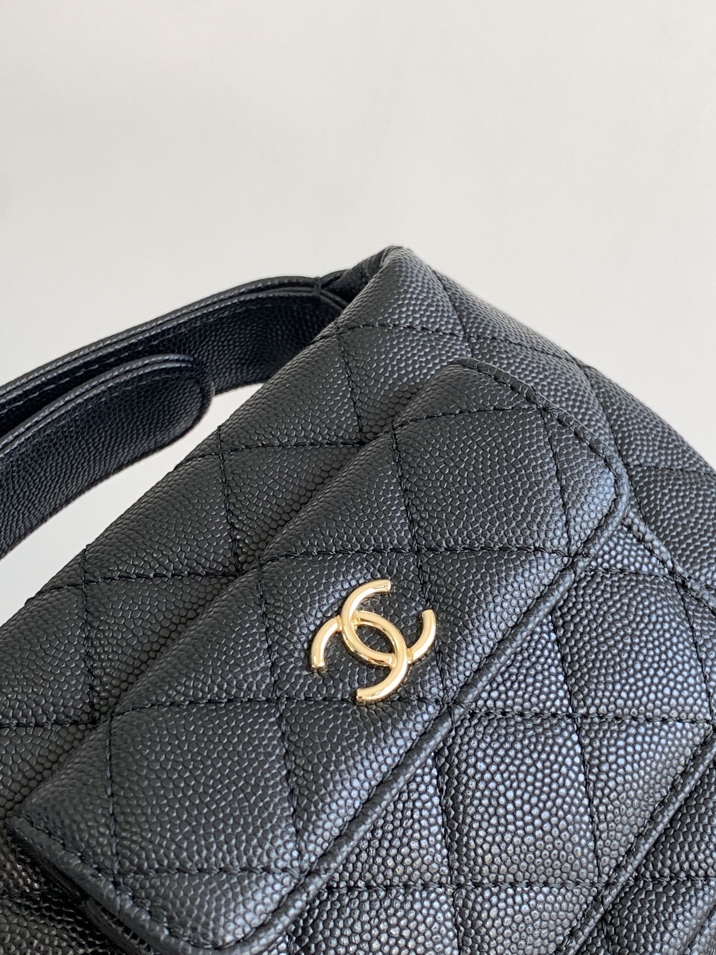 Bagsaaa Ch**el Bucket Bag Black Caviar
