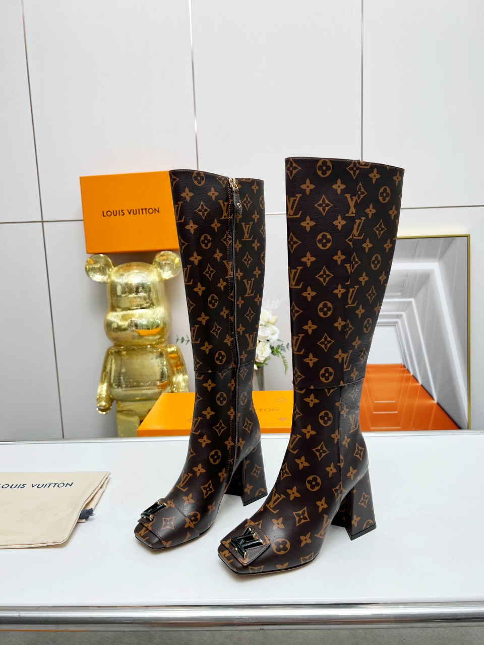 Bagsaaa L0vis Vvtt0n Long Boots Monogram Twist Logo