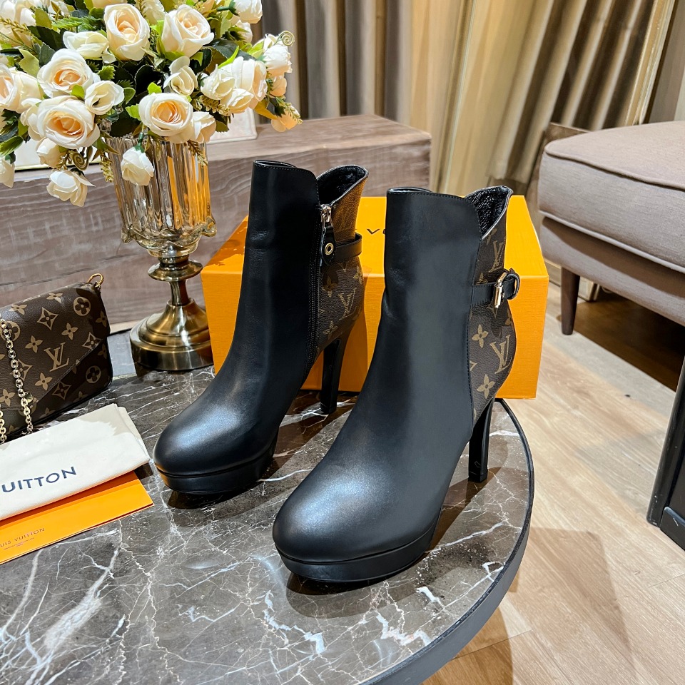 Bagsaaa L0vis Vvtt0n Afterglow Ankle Short Boot