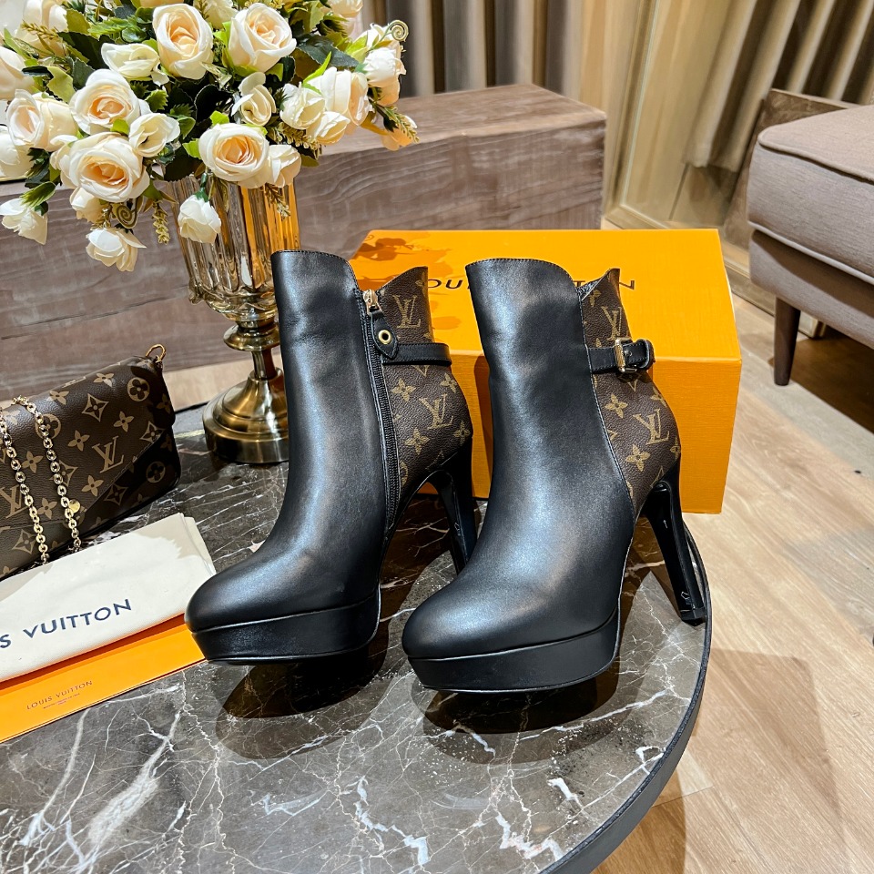 Bagsaaa L0vis Vvtt0n Afterglow Ankle Short Boot