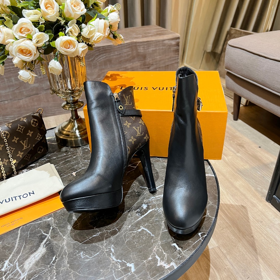 Bagsaaa L0vis Vvtt0n Afterglow Ankle Short Boot