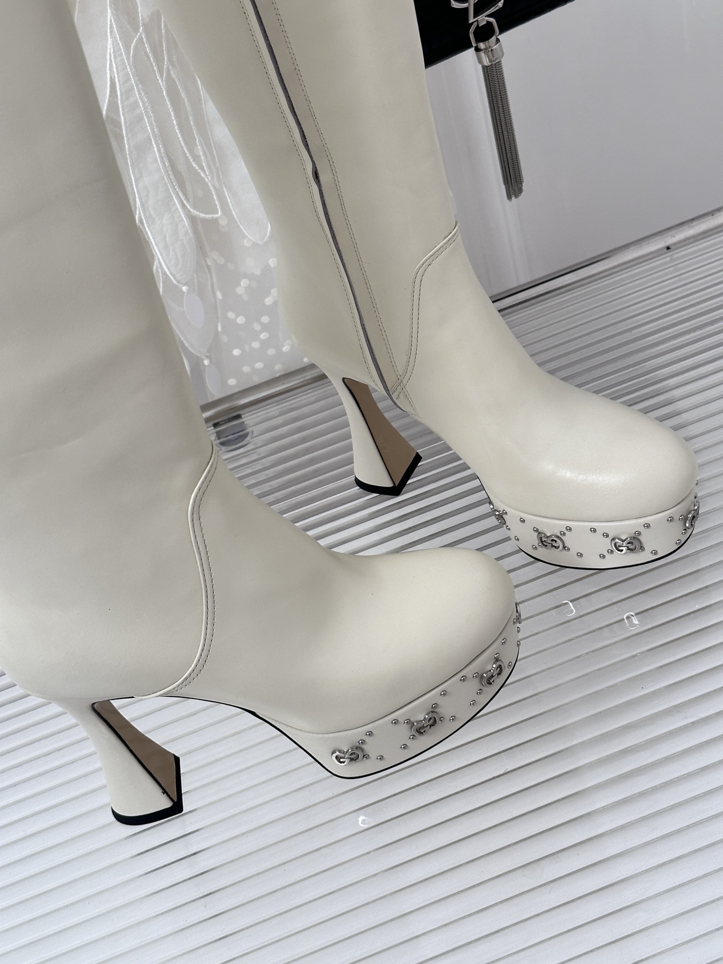 Bagsaaa Gvc*1 GG studded leather ankle long boots white