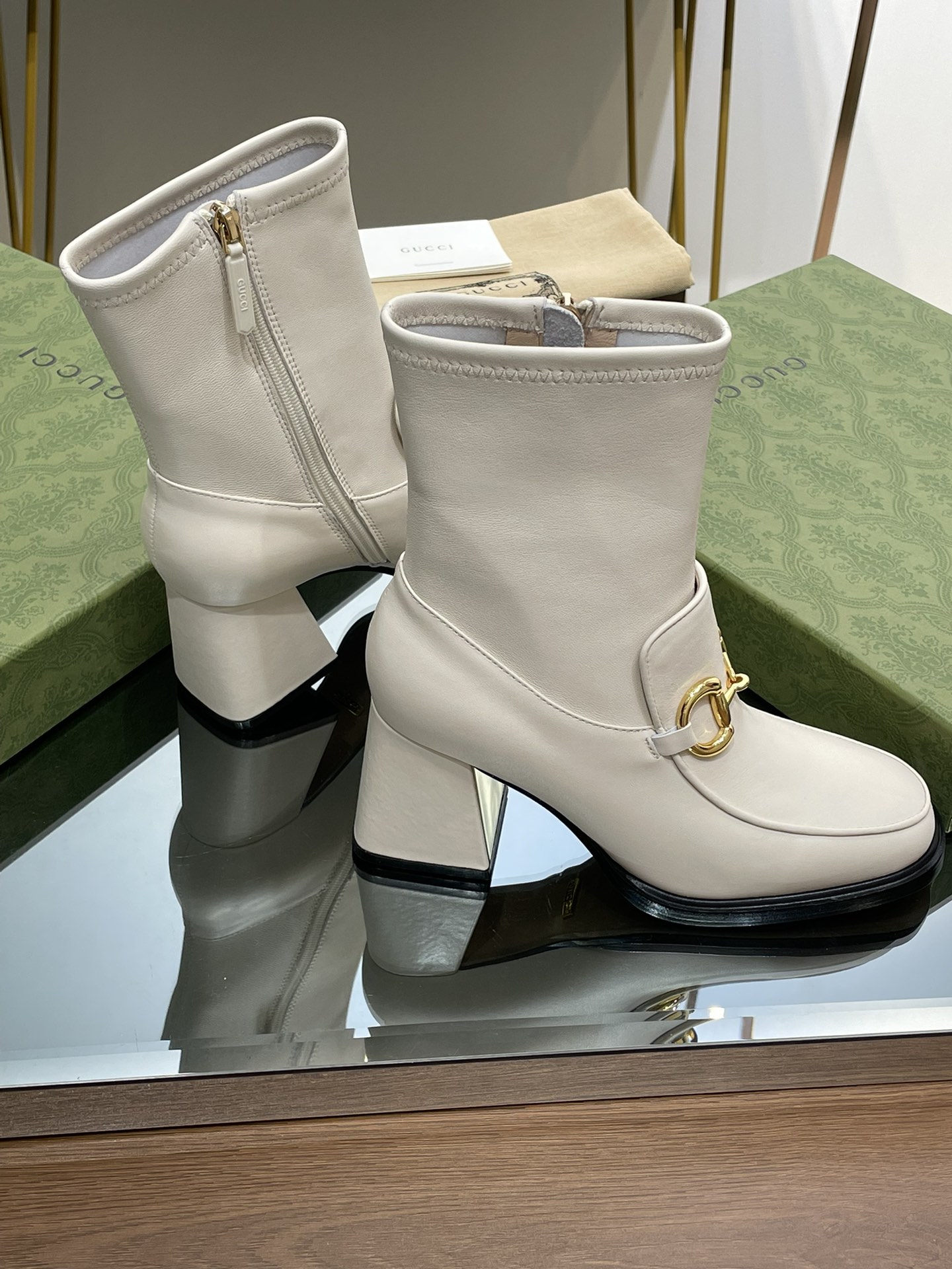 Bagsaaa Gvc*1 Horsebit Ankle Boots White