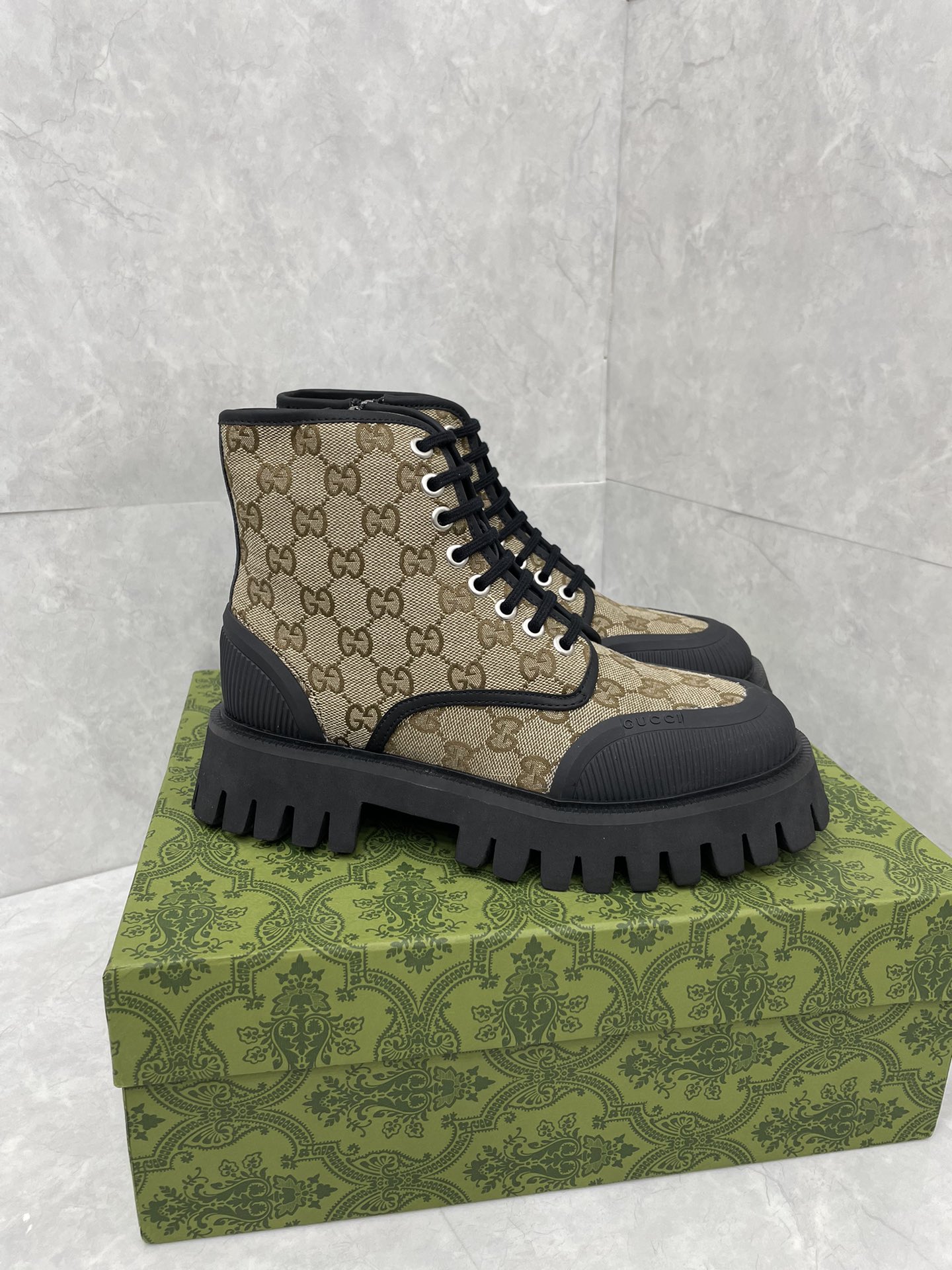 Bagsaaa Gvc*1 GG Canvas Ankle Sloe Boot - Black