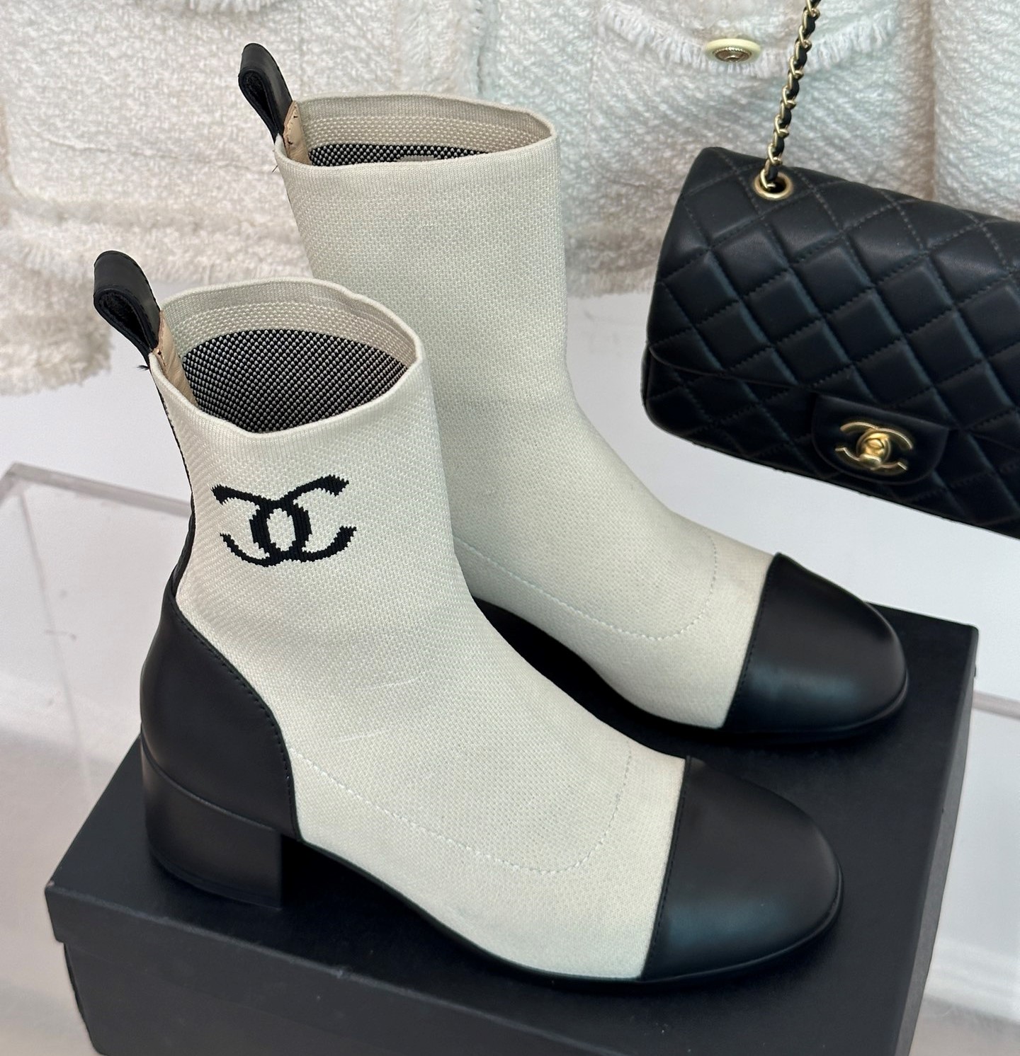 Bagsaaa Ch**el Ankle Short Boots Off White