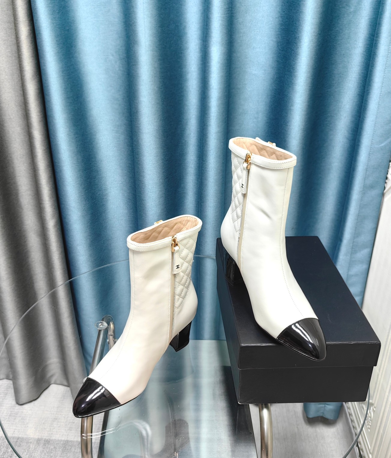 Bagsaaa Ch**el Ankle White Boots
