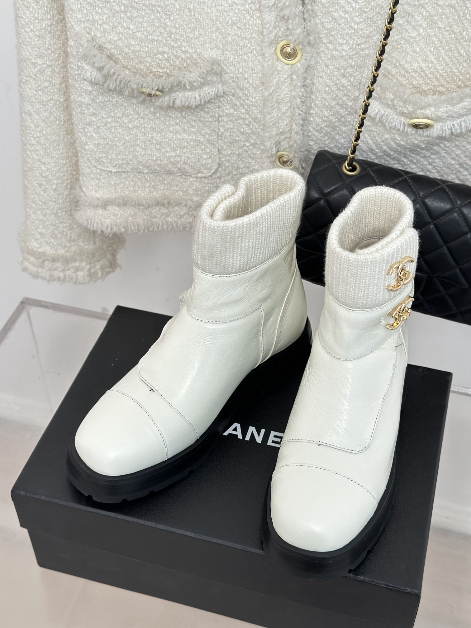 Bagsaaa Ch**el Ankle & Booties White Leather