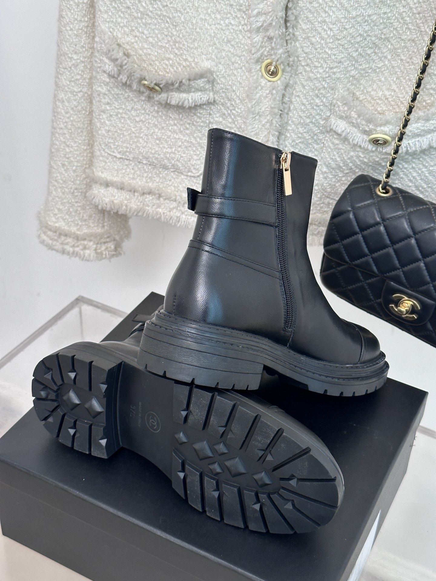Bagsaaa Ch**el Chelsea Leather Boots