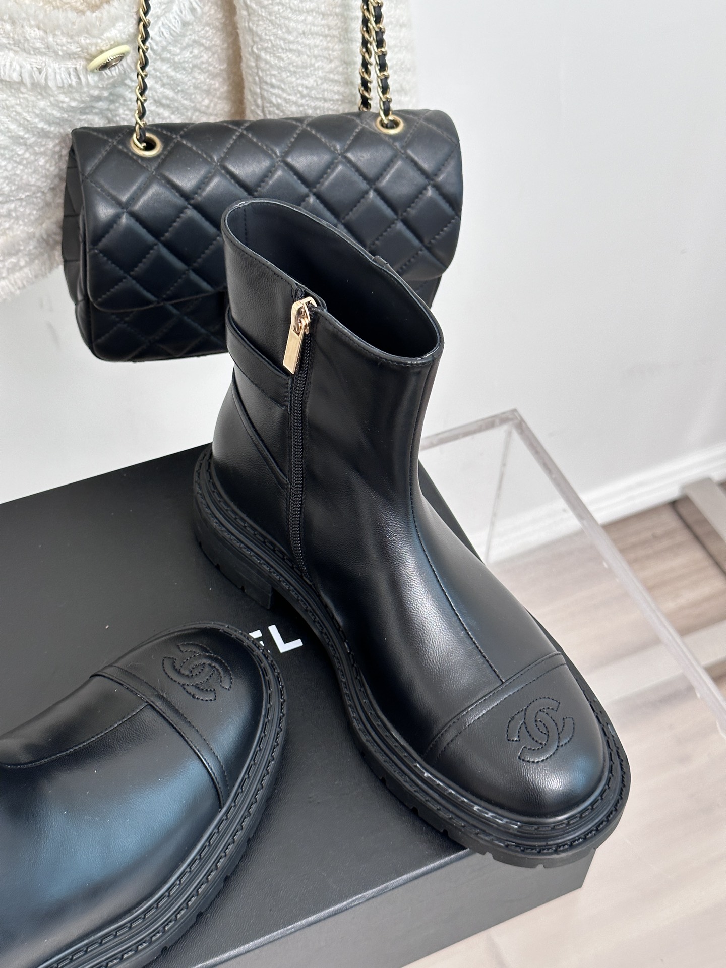 Bagsaaa Ch**el Chelsea Leather Boots