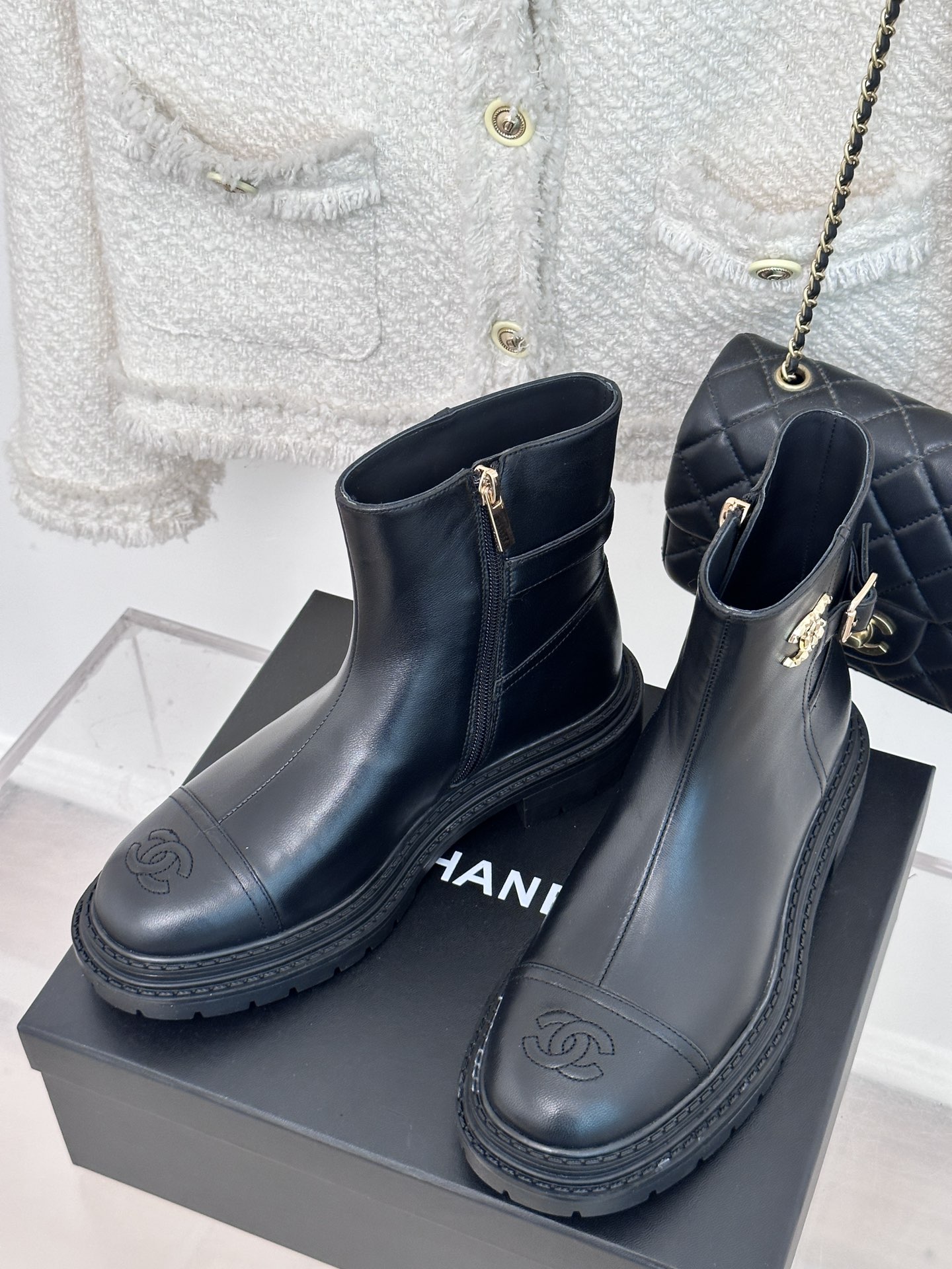 Bagsaaa Ch**el Chelsea Leather Boots