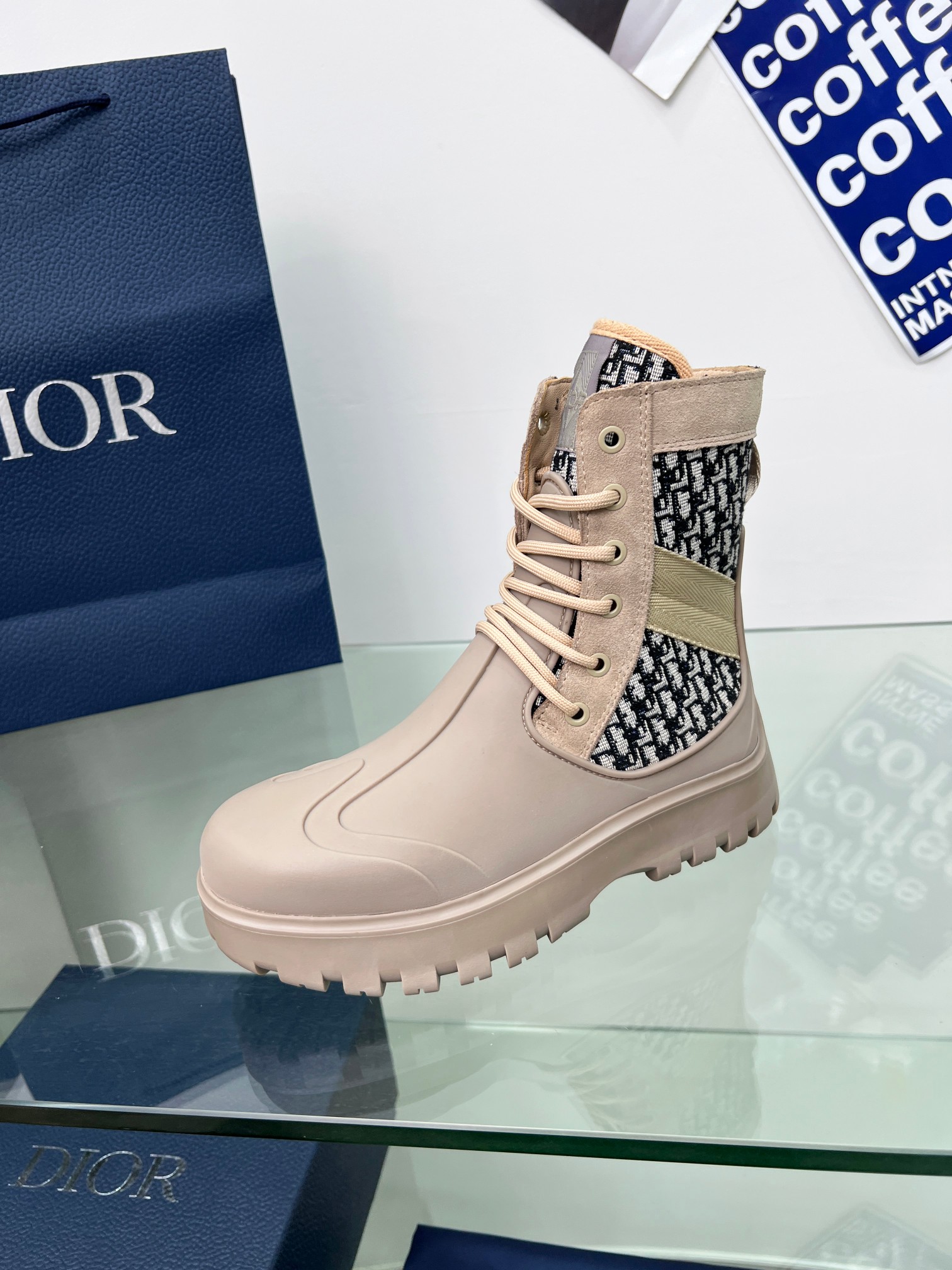 Bagsaaa D10r Garden Lace-Up Boot Beige