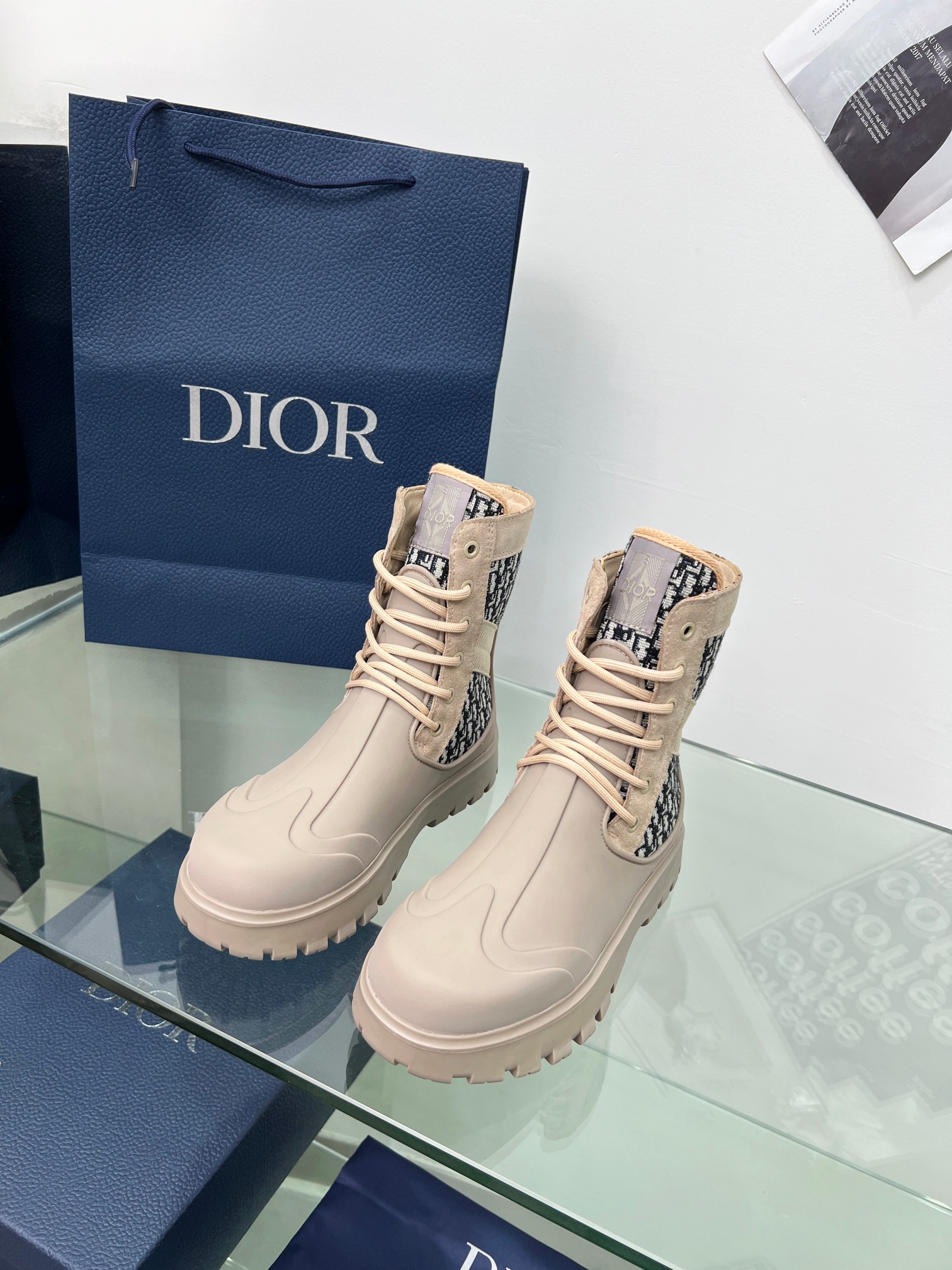 Bagsaaa D10r Garden Lace-Up Boot Beige