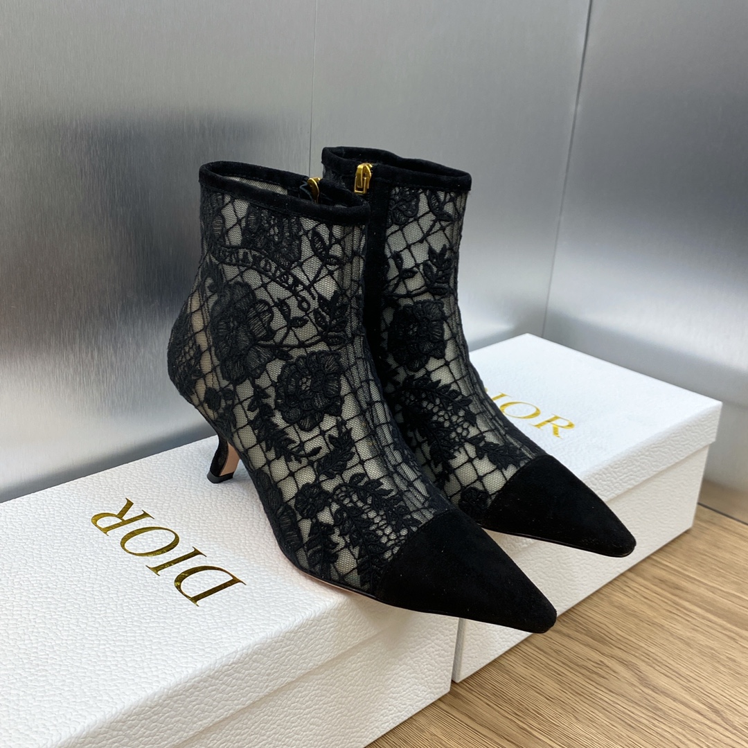 BAGSAAA D10r NAUGHTILY-D HEELED BOOT