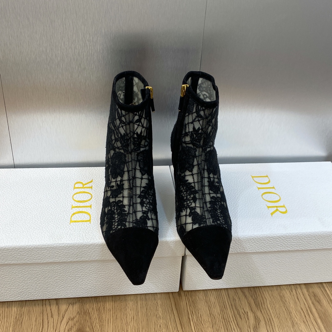 BAGSAAA D10r NAUGHTILY-D HEELED BOOT
