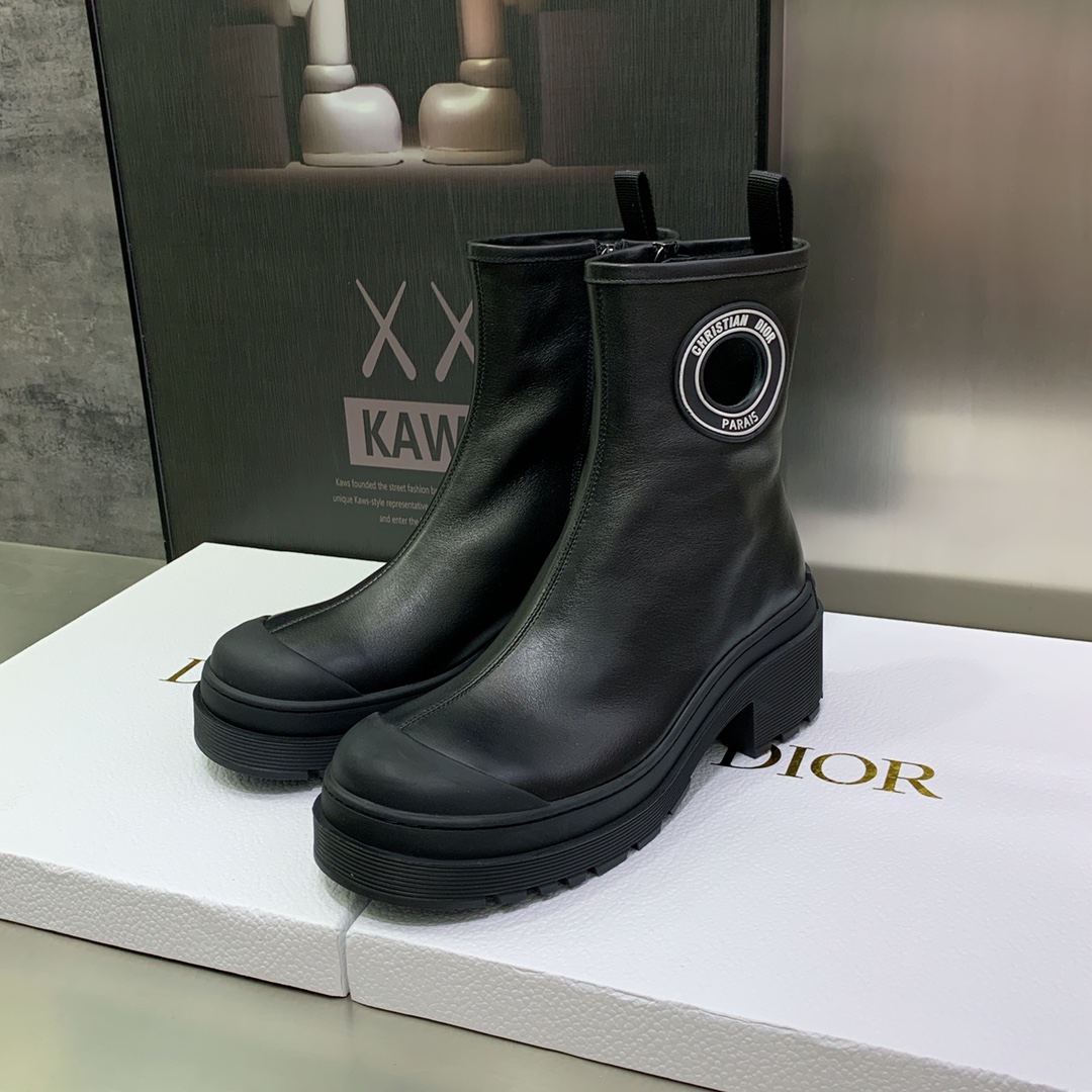 Bagsaaa D10r Symbol Ankle Boot S*pple Calfskin