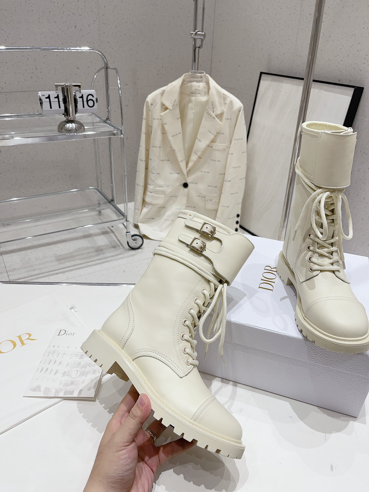 Bagsaaa D10r D-Trap Ankle Boot White Calfskin and Shearling