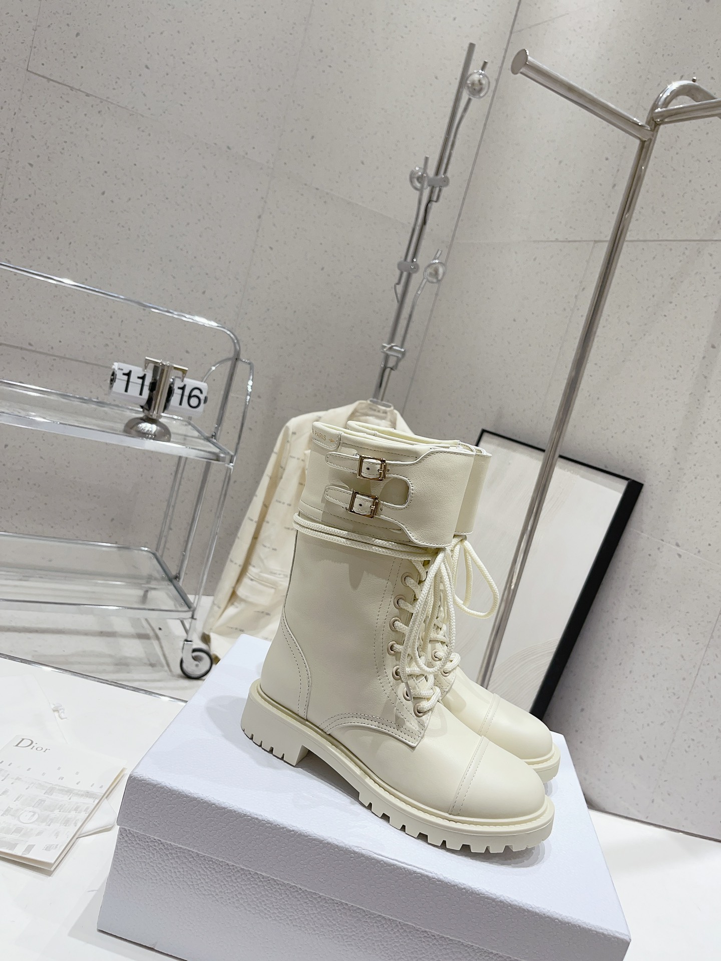 Bagsaaa D10r D-Trap Ankle Boot White Calfskin and Shearling