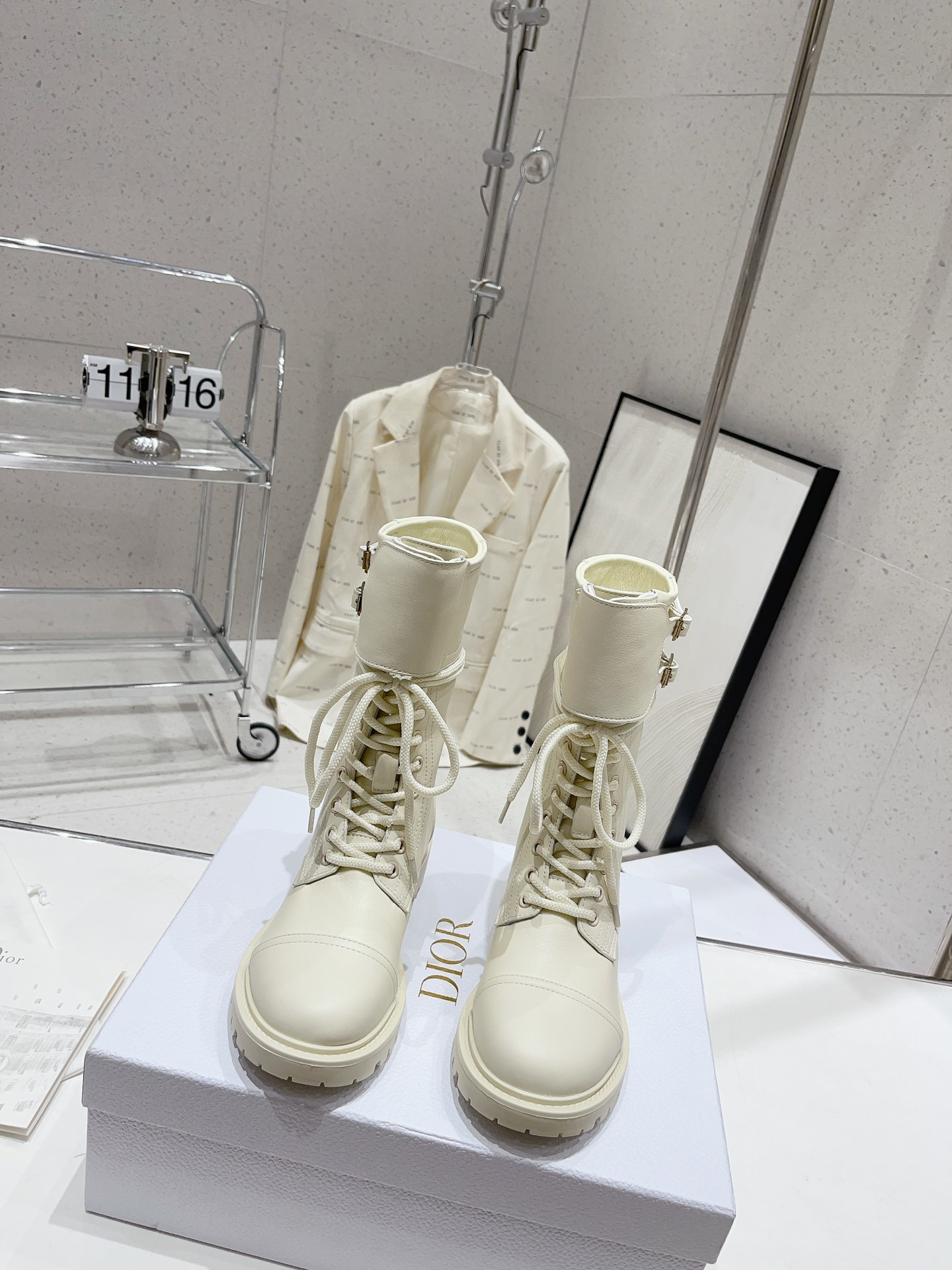 Bagsaaa D10r D-Trap Ankle Boot White Calfskin and Shearling