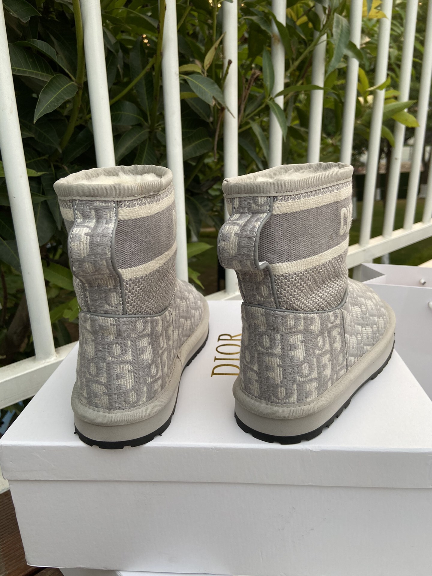 Bagsaaa D10r Oblique Jacquard Shearling Boots