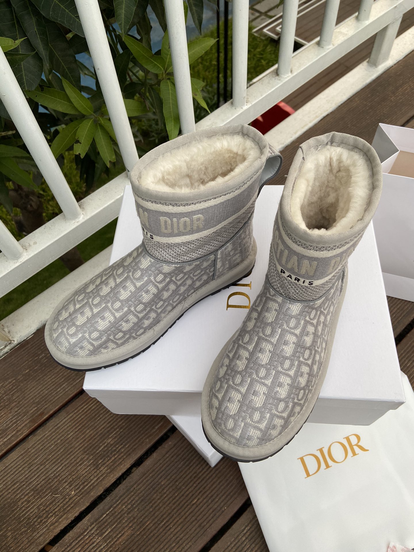Bagsaaa D10r Oblique Jacquard Shearling Boots